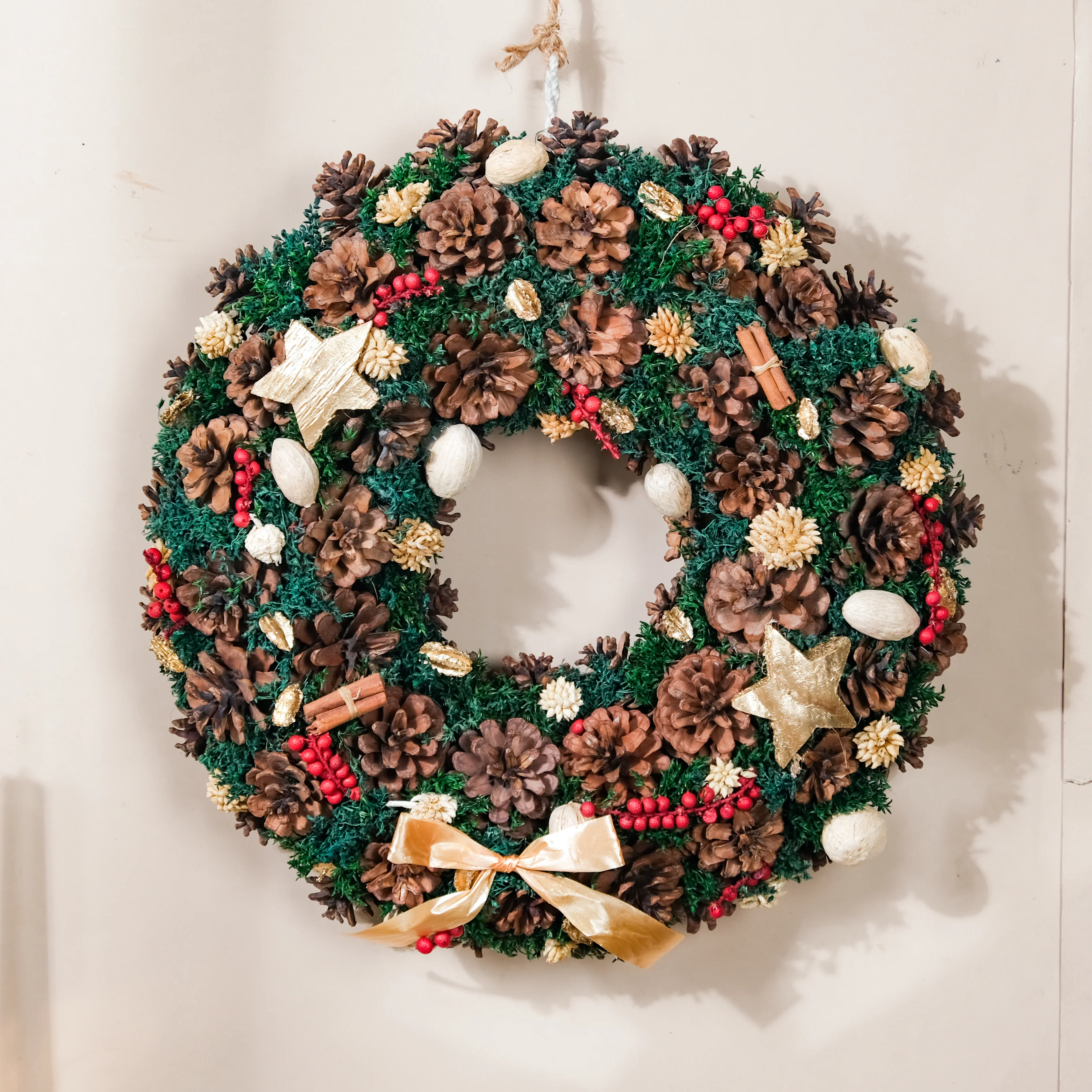 Merry Christmas Wreath Of Pinecones And Berries 13 Inch - Image 3