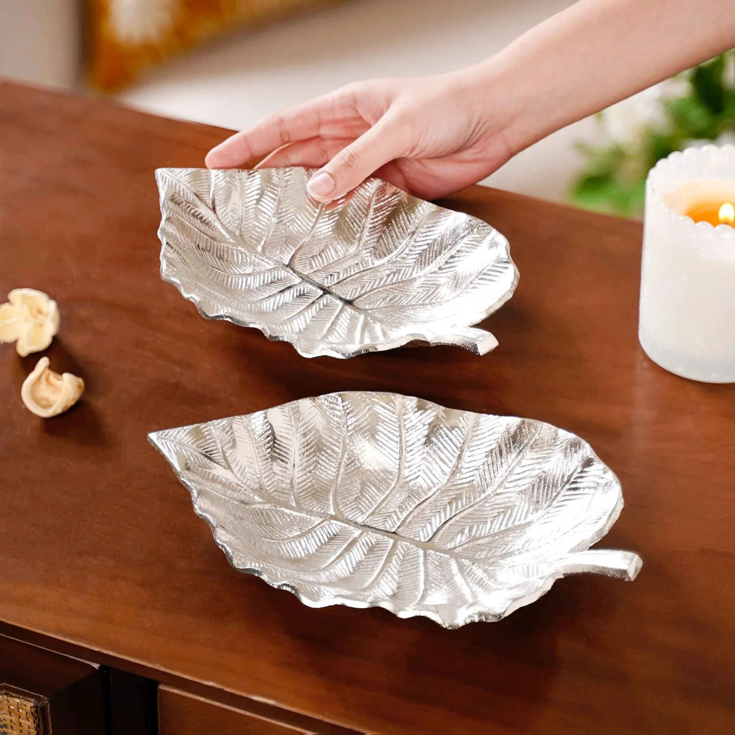 Silver Colocasia Leaf Metal Tray Set Of 2 - Image 3