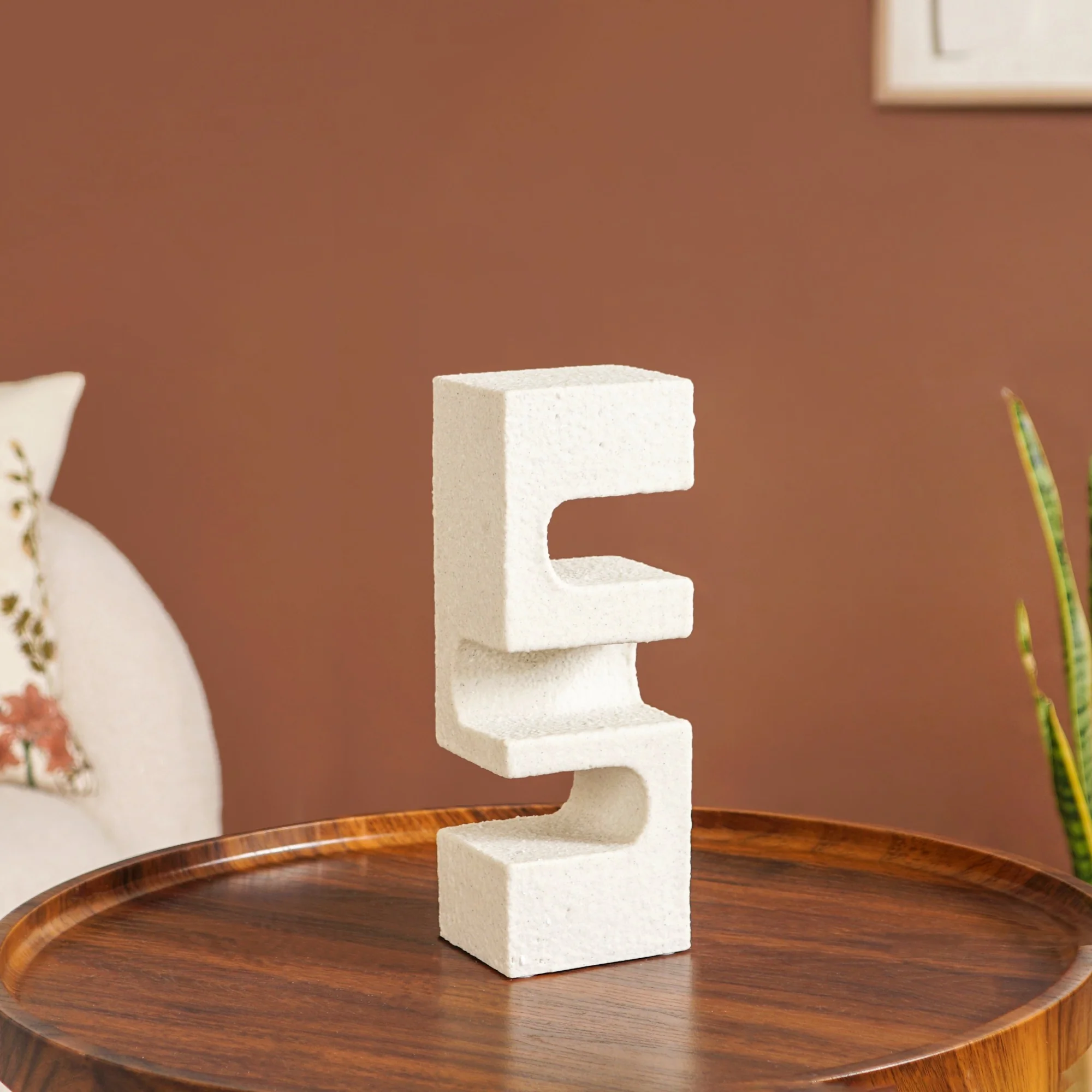 Abstract Architectural Sculpture Short