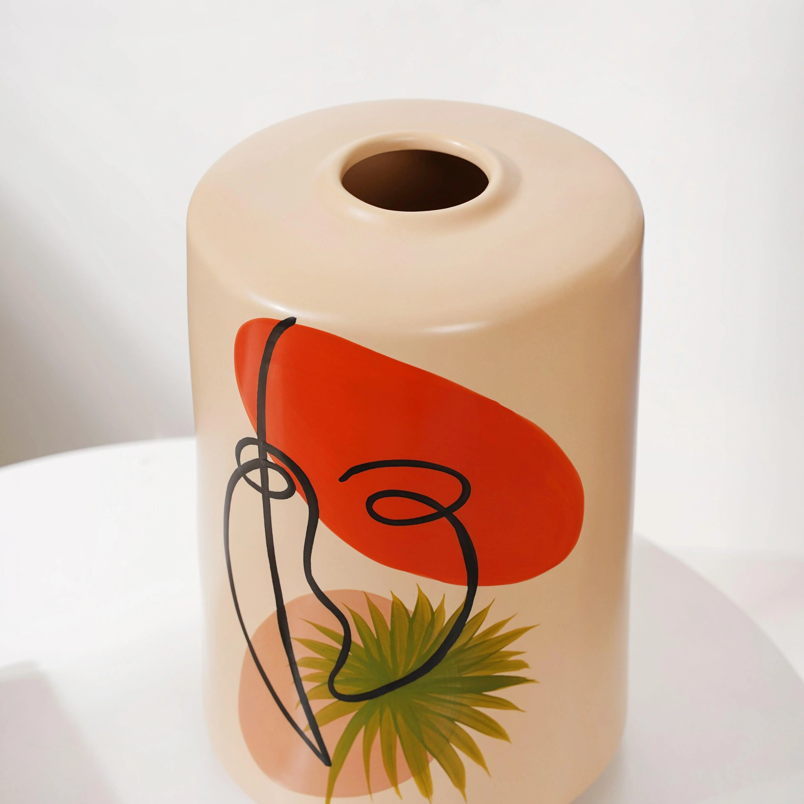 Abstract Face Vase - Image 4