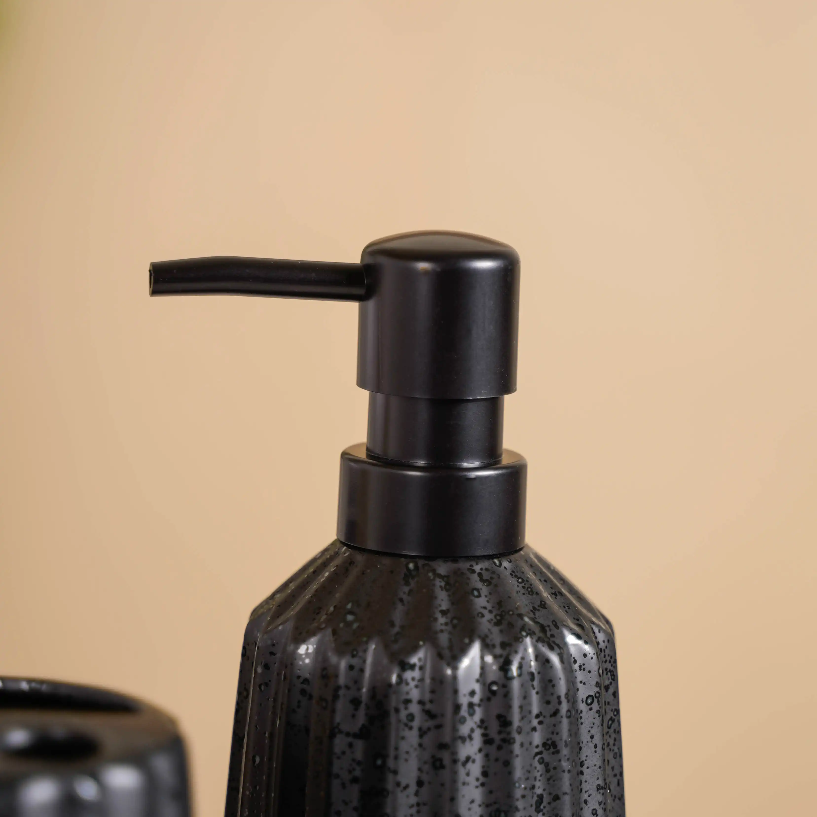 All Black Ceramic Bathroom Set Of 3 - Image 9