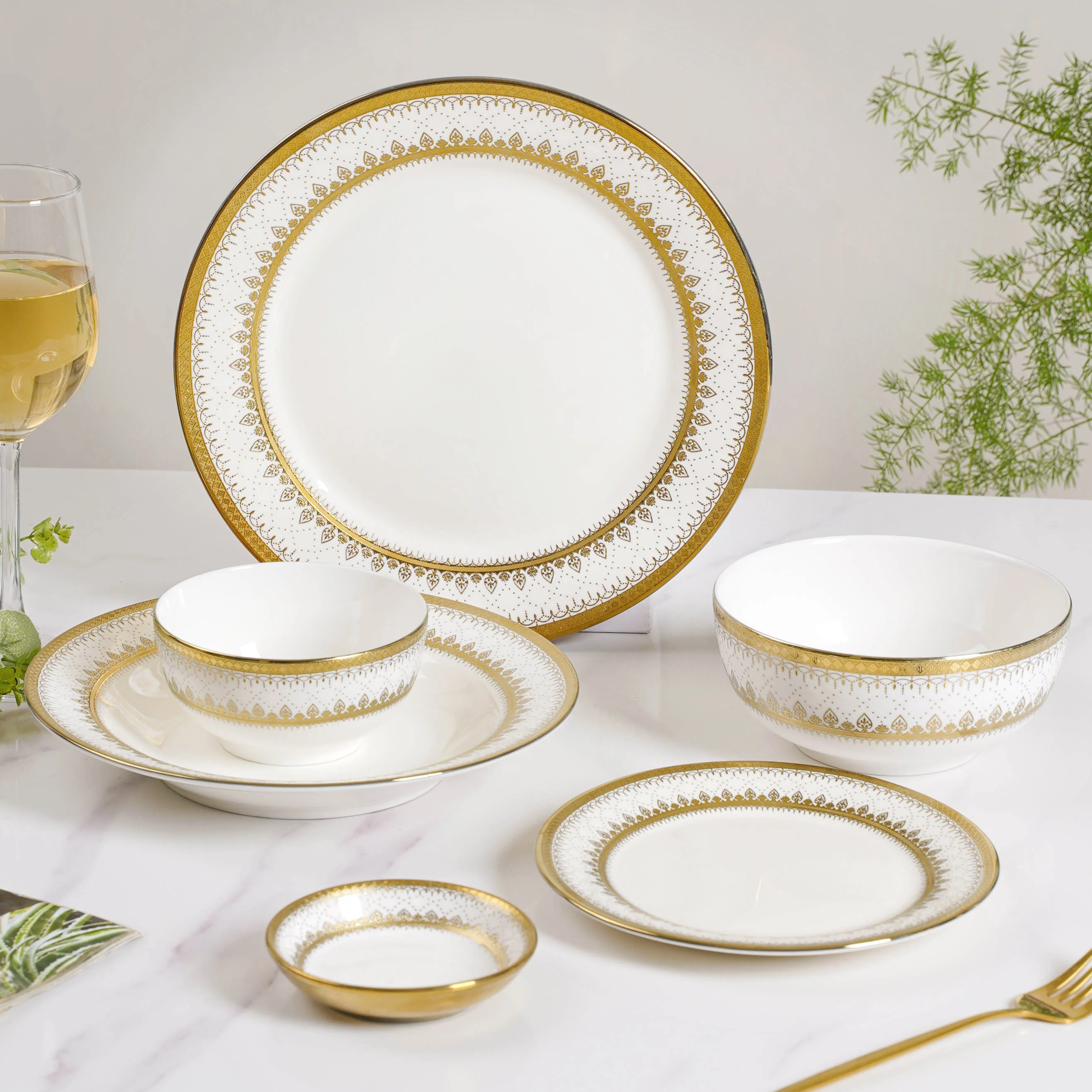 Aurelea 33 Piece Dinnerware For 6 - Image 4