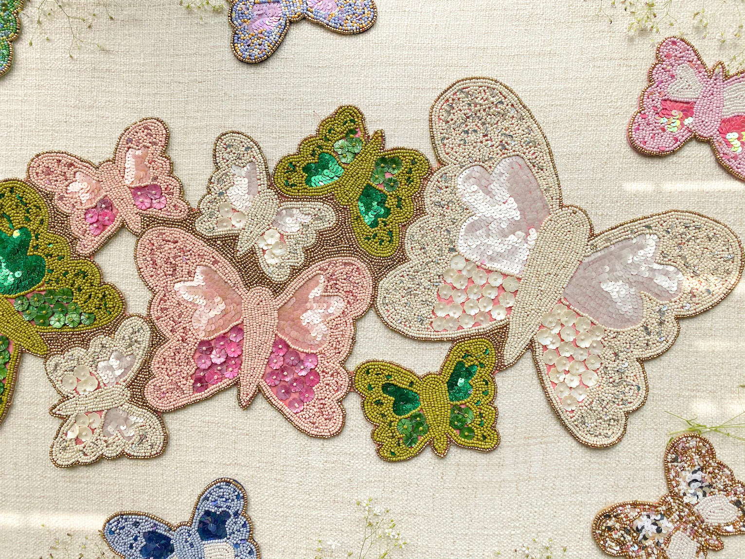 BEADS Butterfly Runner - Pink Green White - Image 4