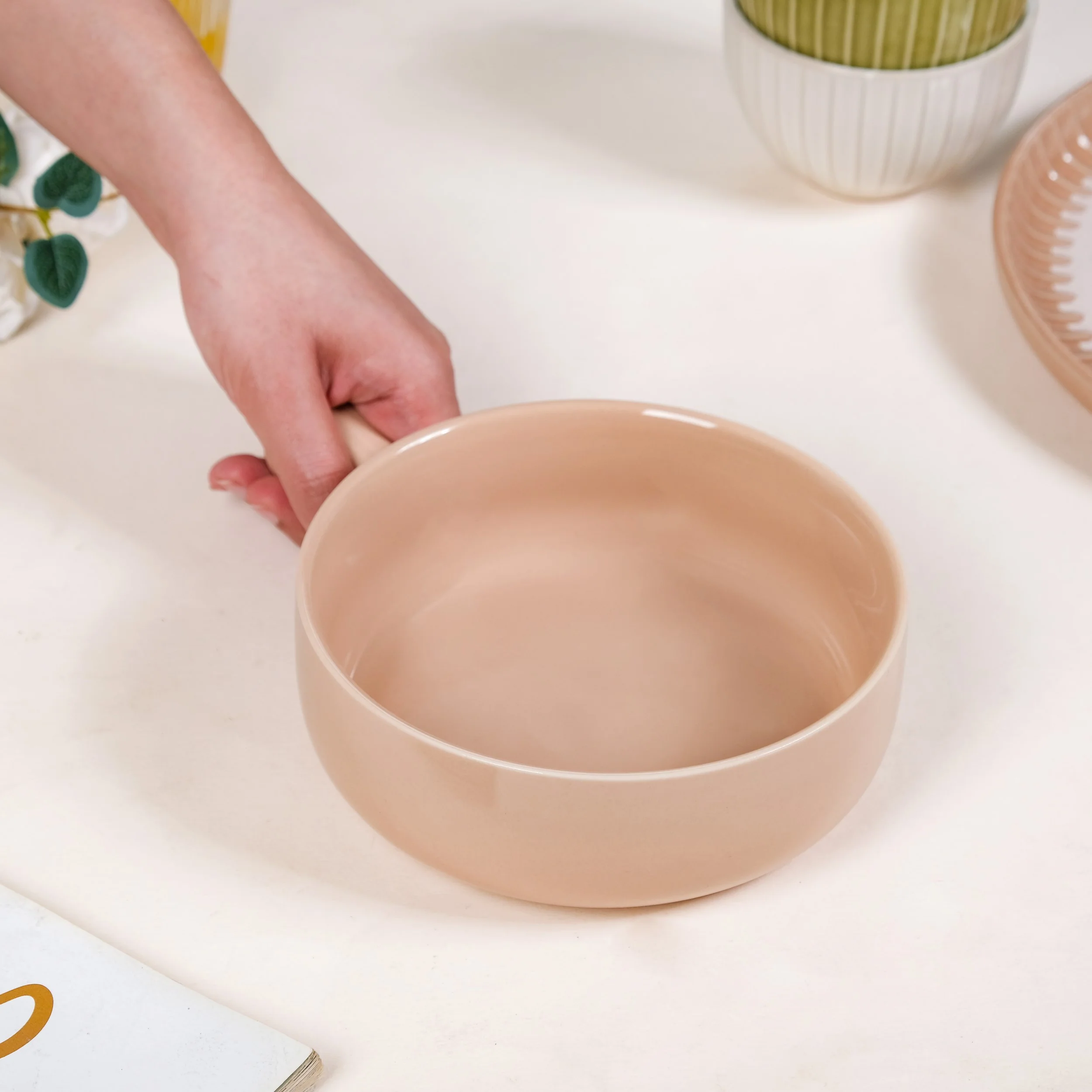 Beige Ceramic Bowl With Handle 700ml - Image 3