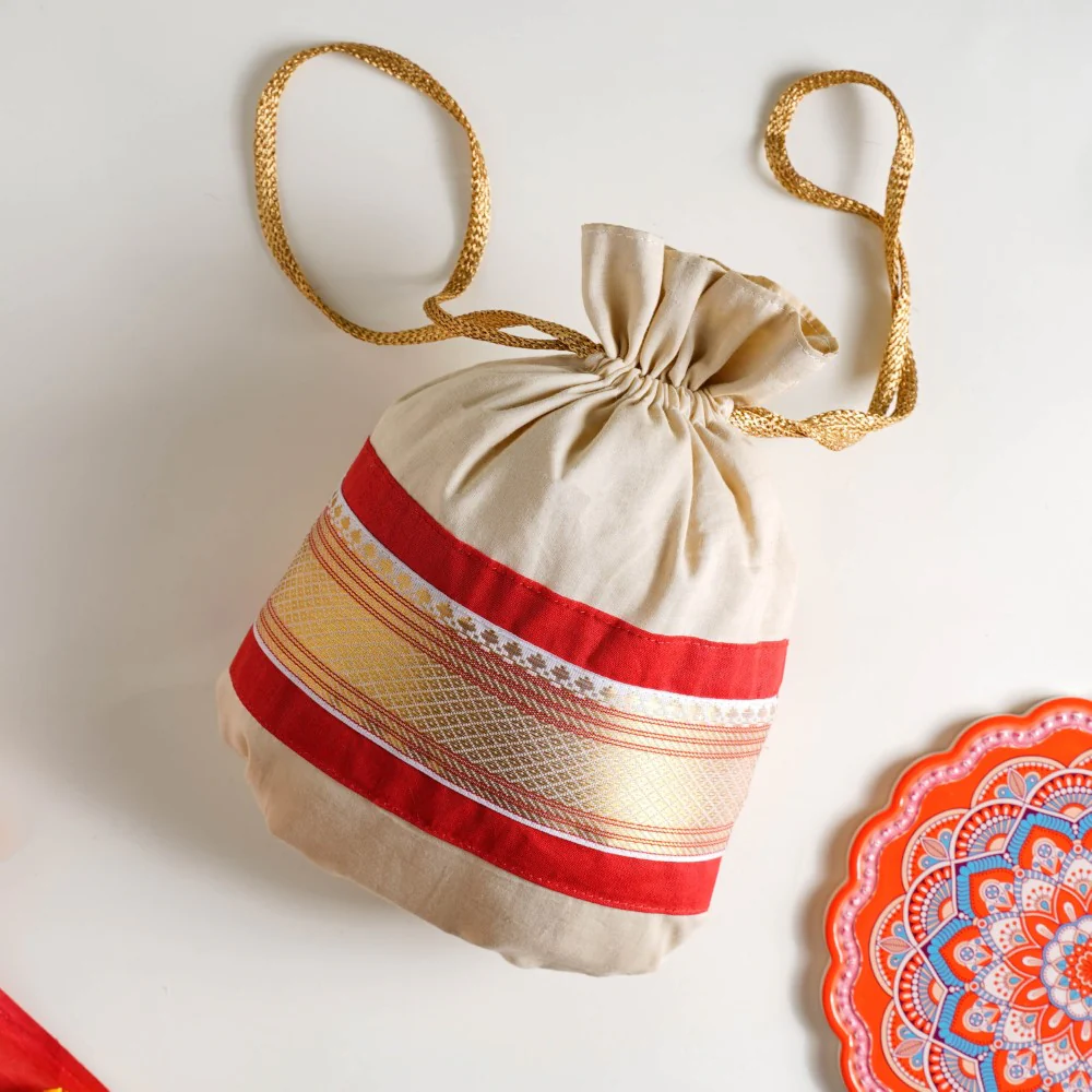Bengali Wedding Gift Hamper Set Of 9 - Image 3