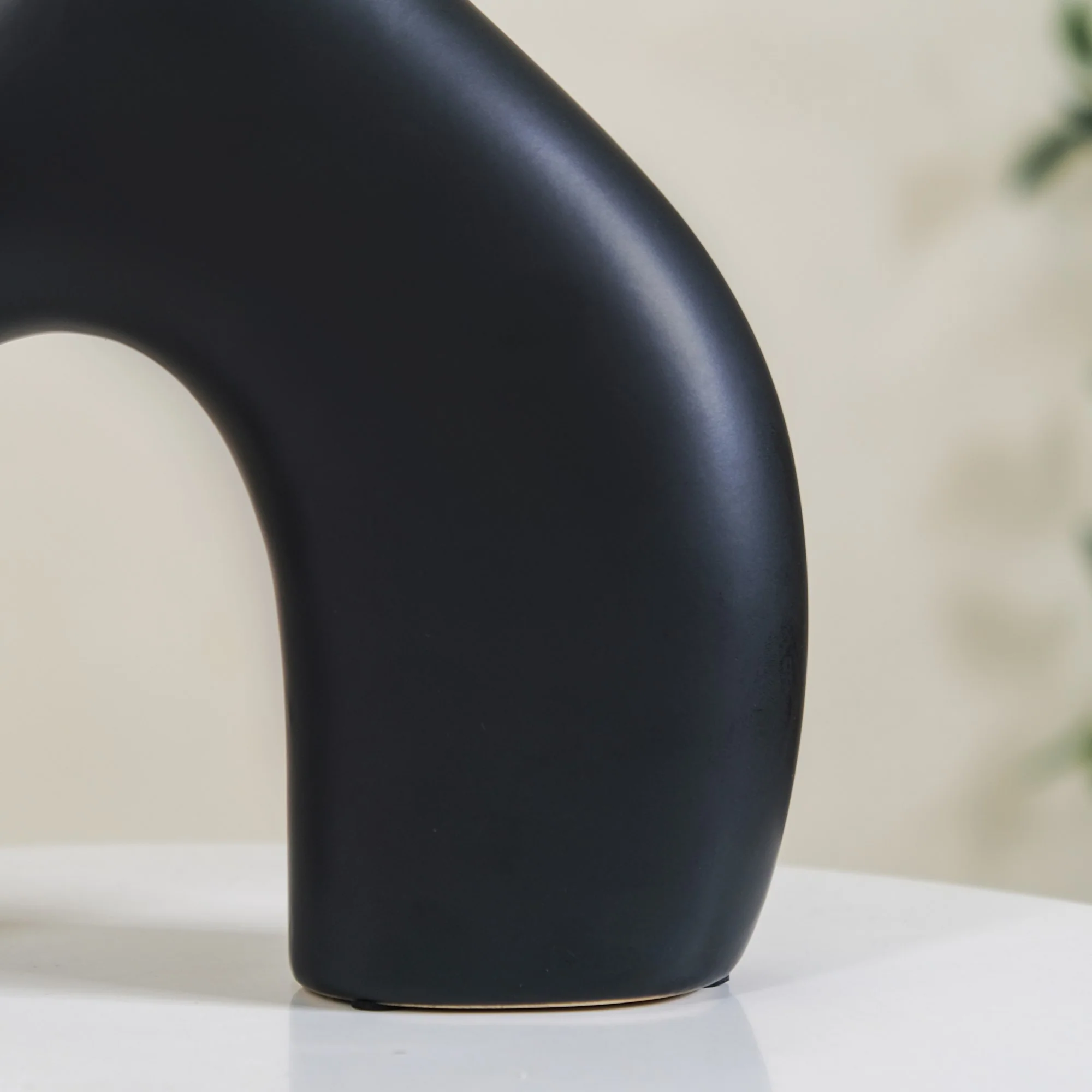 Black Abstract Vase - Image 8