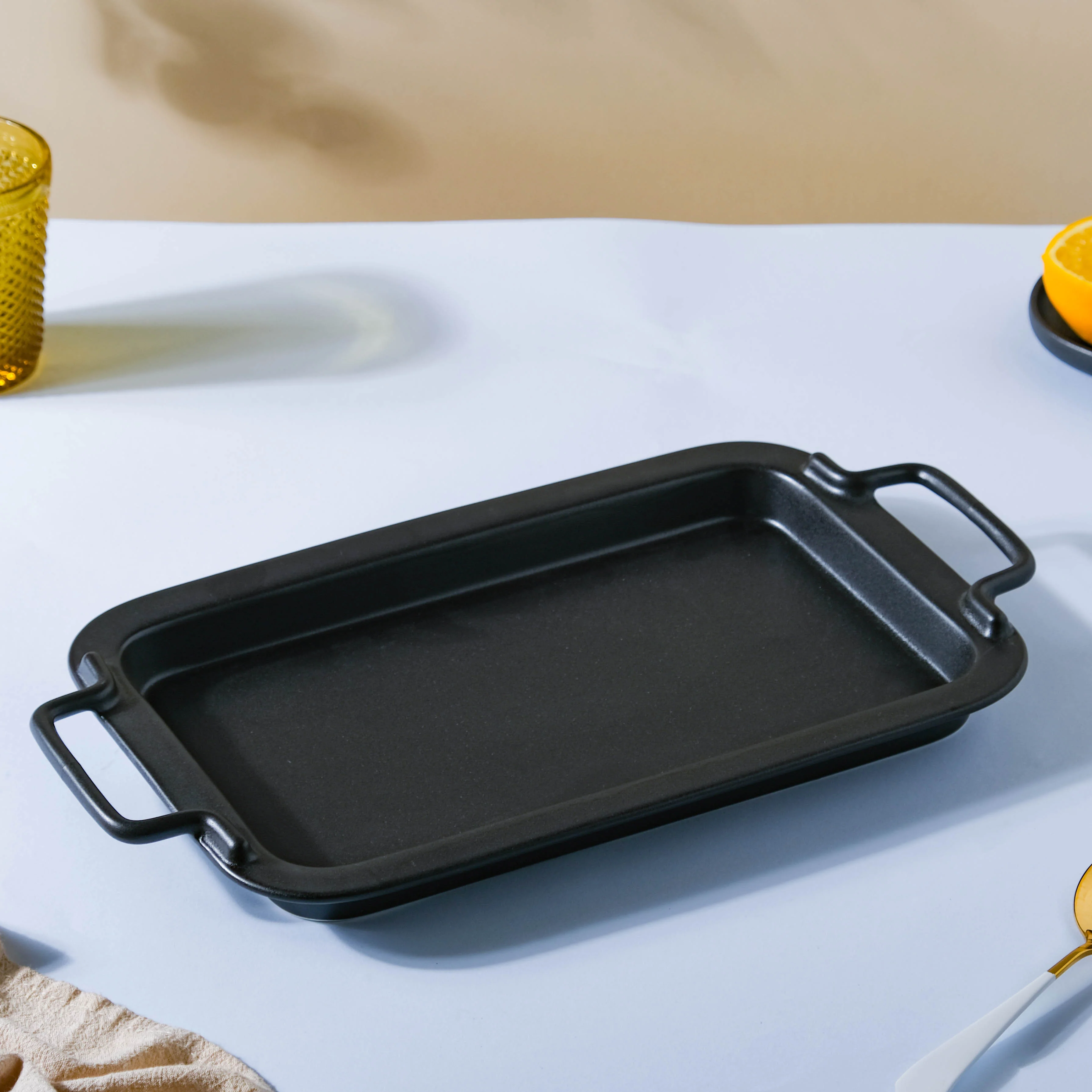Black Baking Tray With Handle - Image 6
