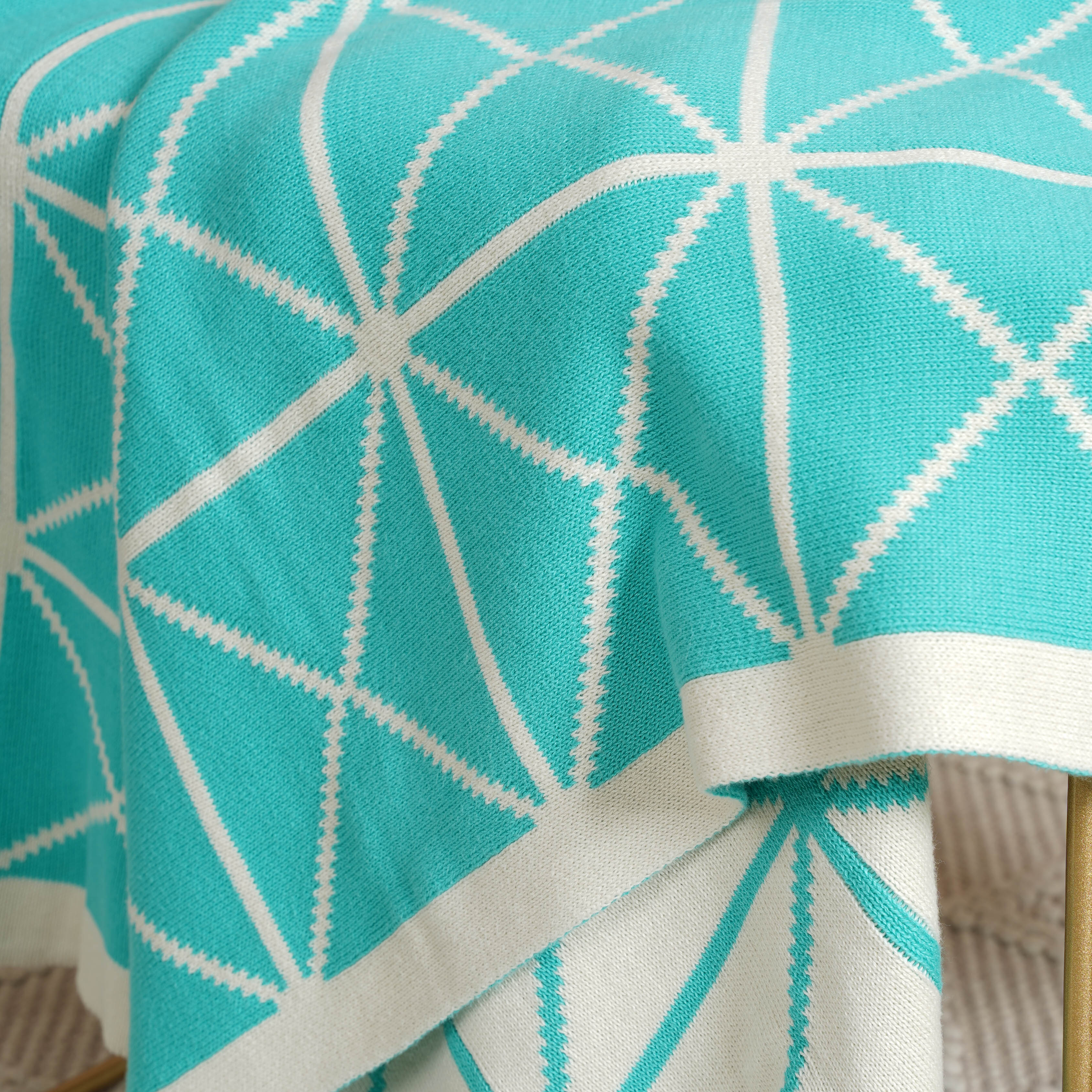 Blue and White Throw - Image 5