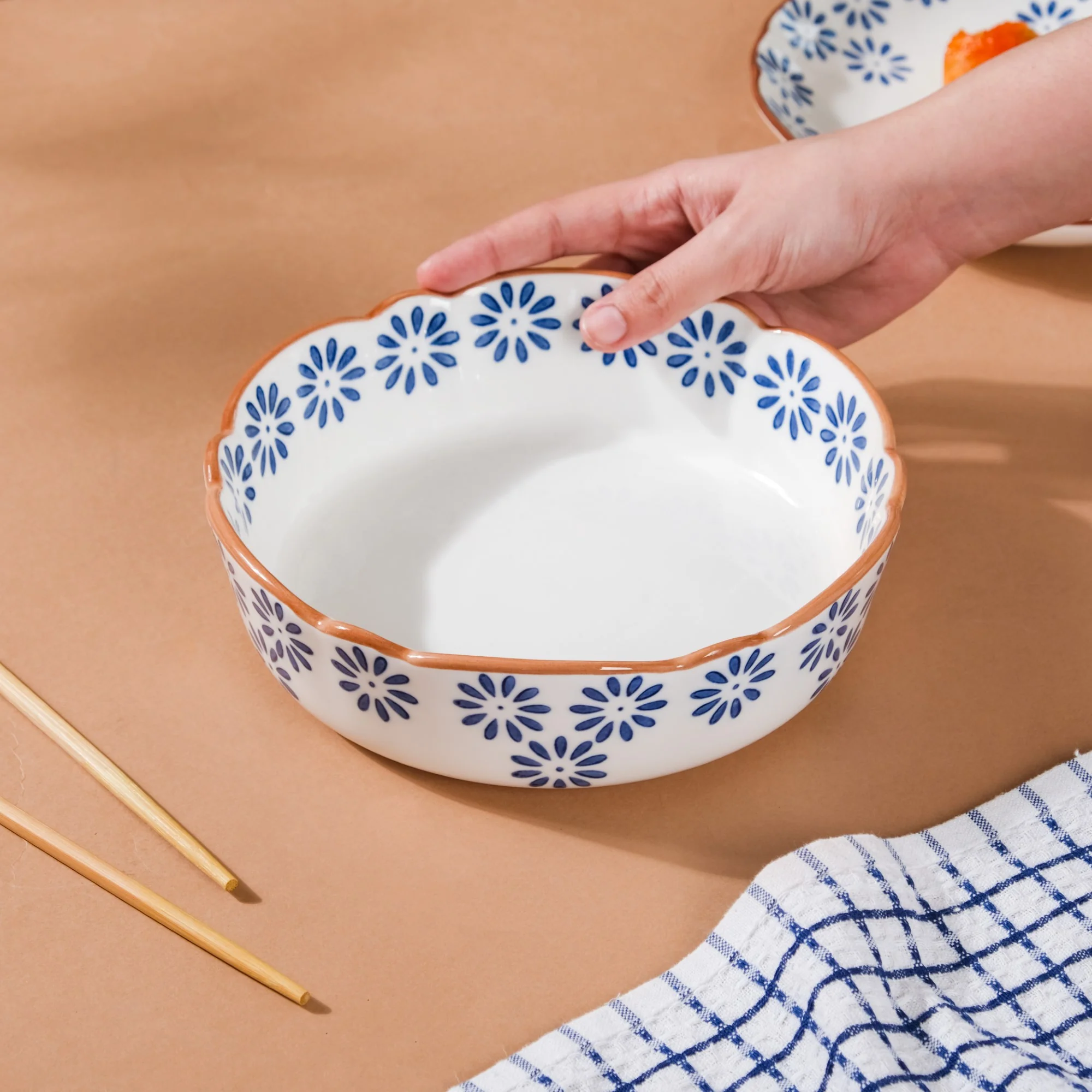 Blue Daisy Serving Bowl 7 Inch - Image 4