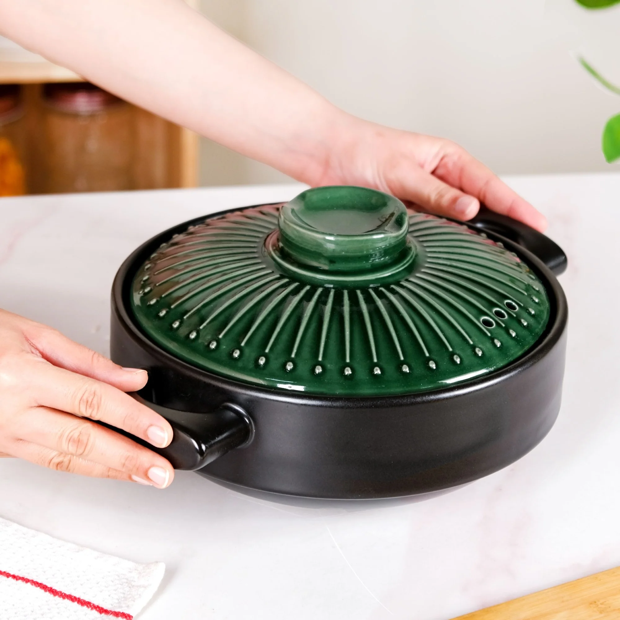 Botanica Ceramic Casserole Cooking Pot Green 2000ml - Image 2