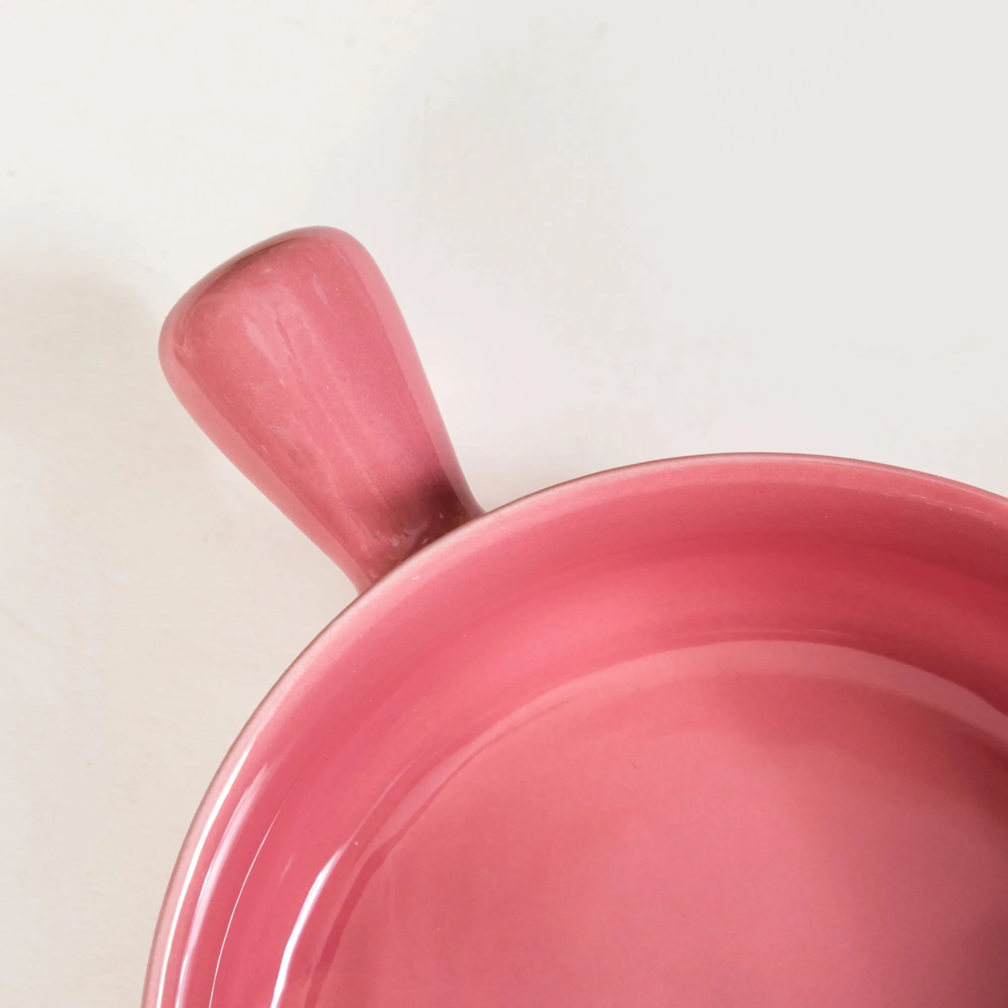 Bowl With Handle Pink 700ml - Image 7