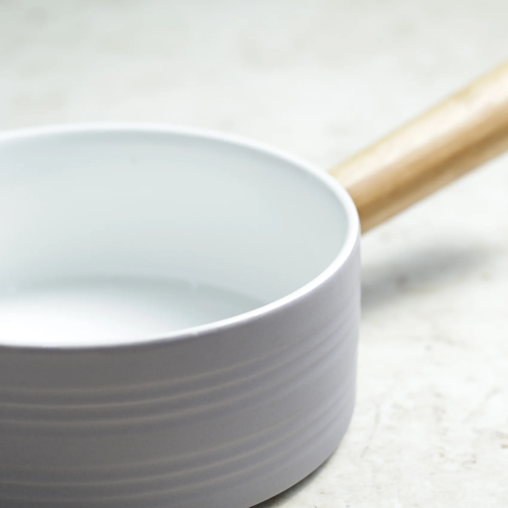 MAGNIFIQUE bowl with bamboo handle - lavender - Image 9