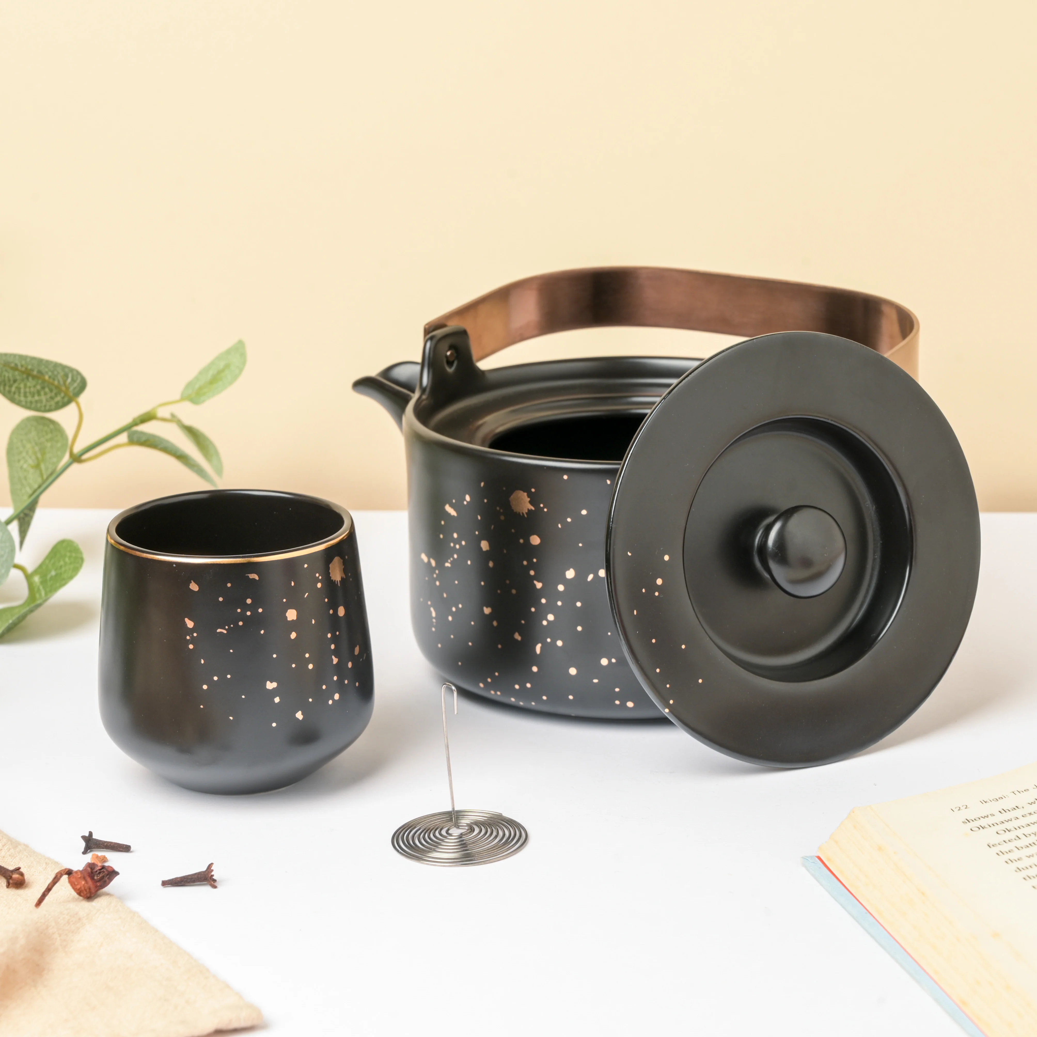 CARA Gold Detail Black Tea Set - Image 9