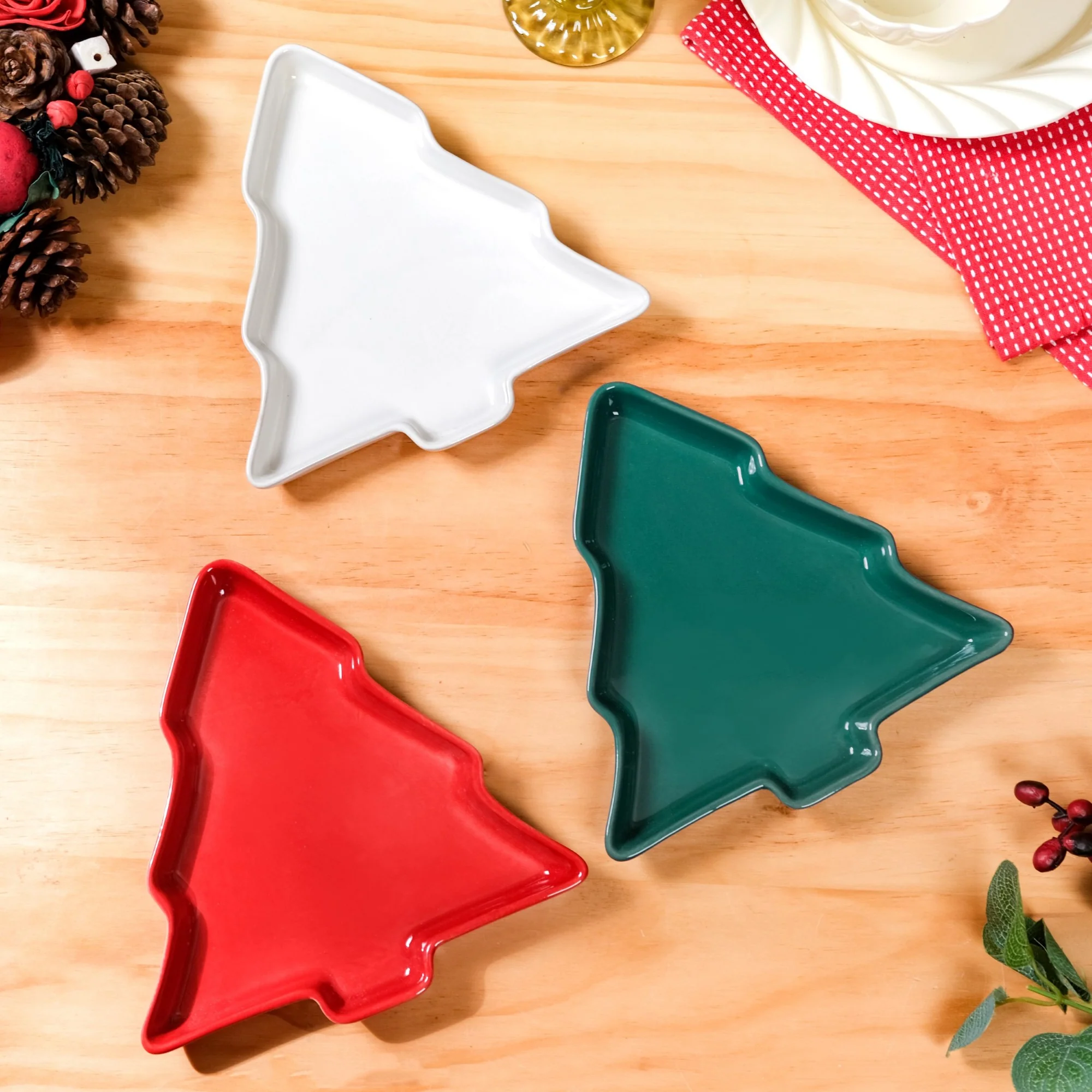 Christmas Tree Snack Plates Set Of 3 - Image 9