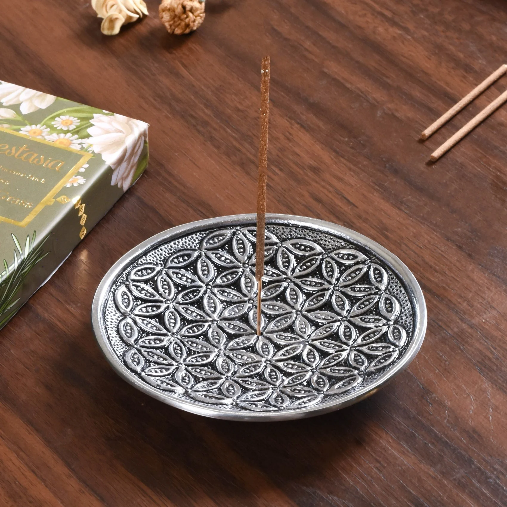 Circle Of Life Engraved Incense Holder With Lemon Grass Incense Sticks