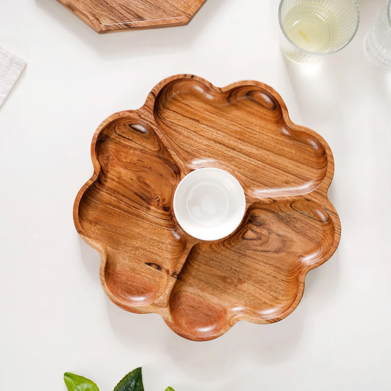 Cosmos 3 Section Snack Platter With Dip Bowl - Image 4