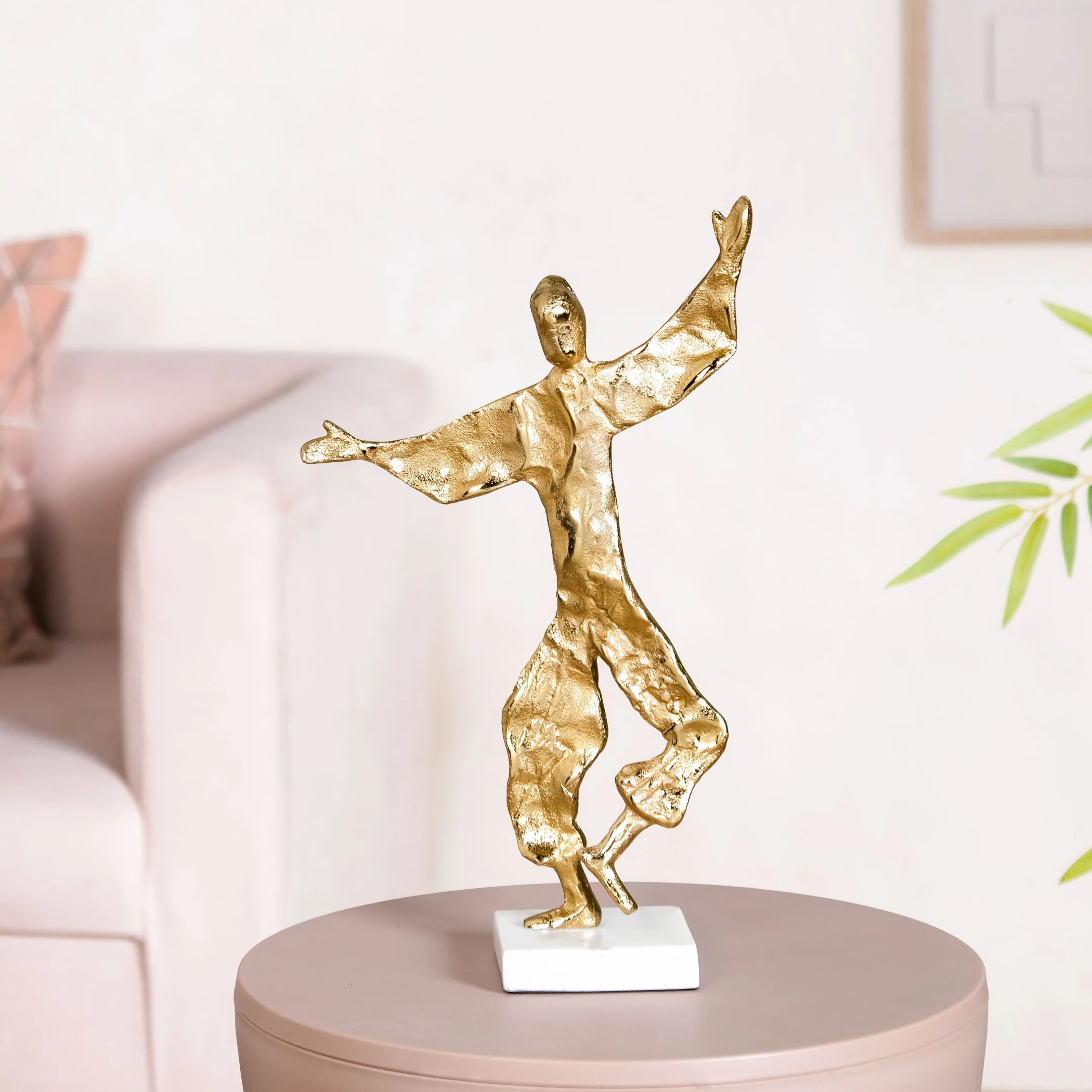 Dancing Musketeer Tabletop Metal Decor - Image 10