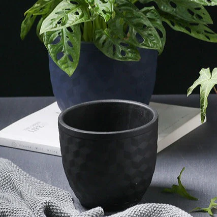 Dark Toned Hexagonal Pattern Pot