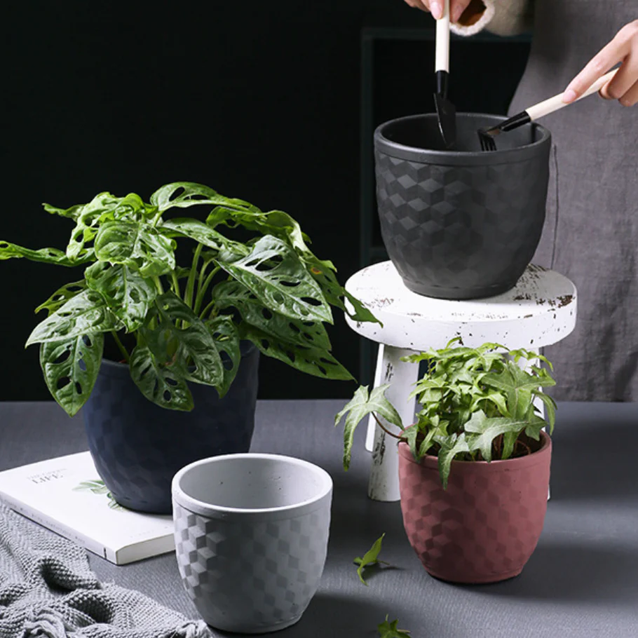 Dark Toned Hexagonal Pattern Pot - Image 4