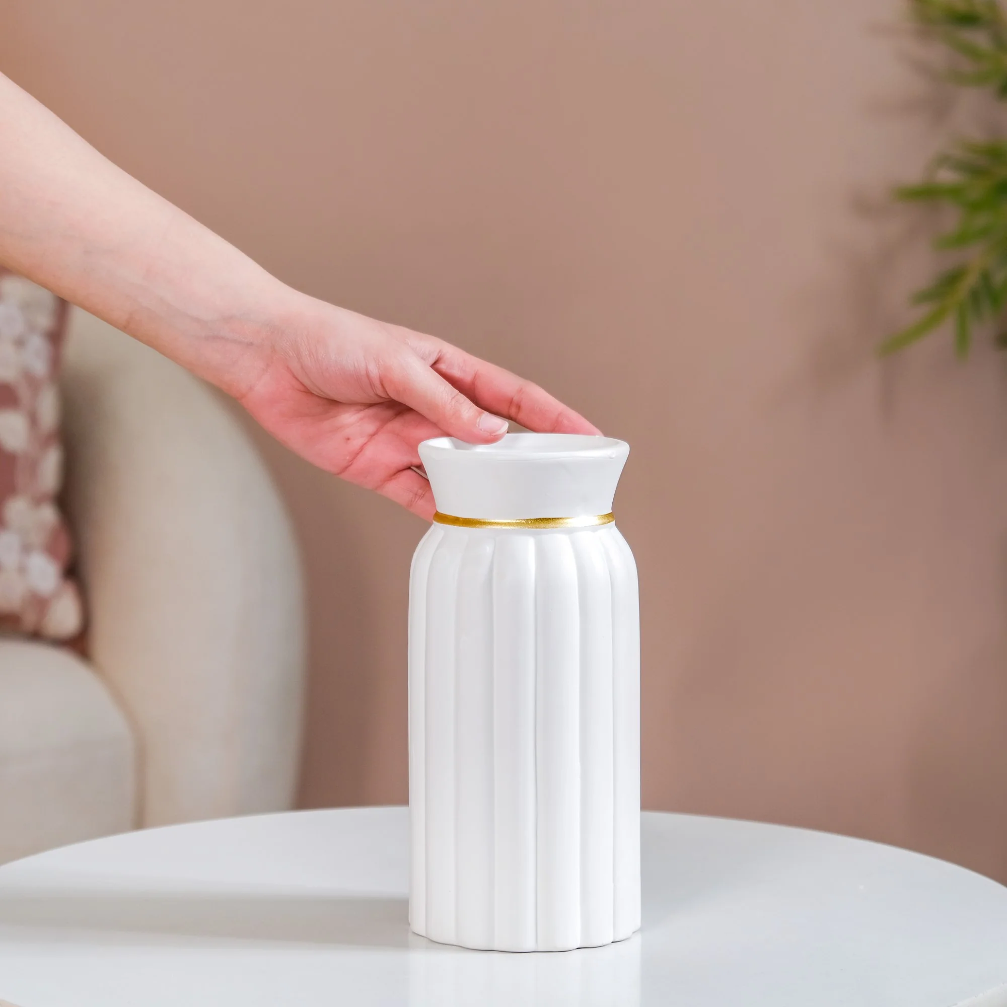 Delicate Vintage Ceramic Flower Vase For Living Room White - Image 3