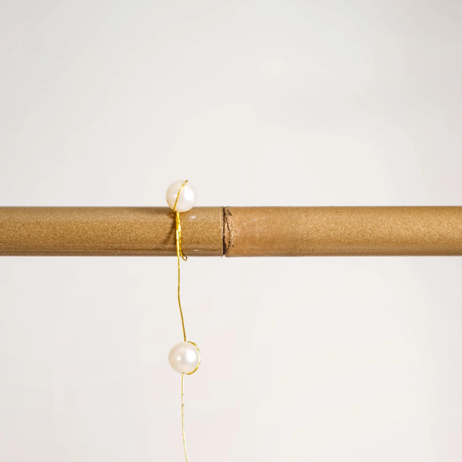 Detachable Tabletop Adjustable Metal Stand With Wall Hangings - Image 11