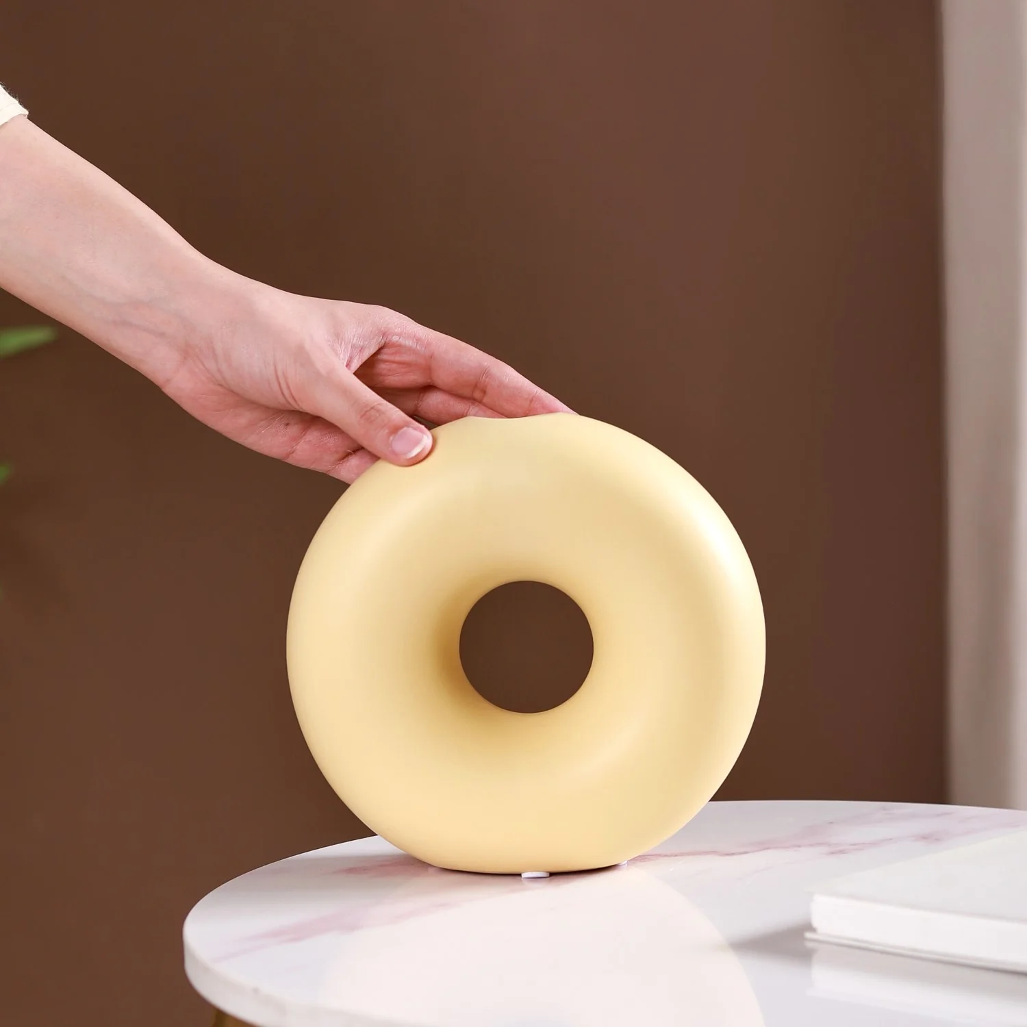 Donut Vase Pastel Yellow - Image 2