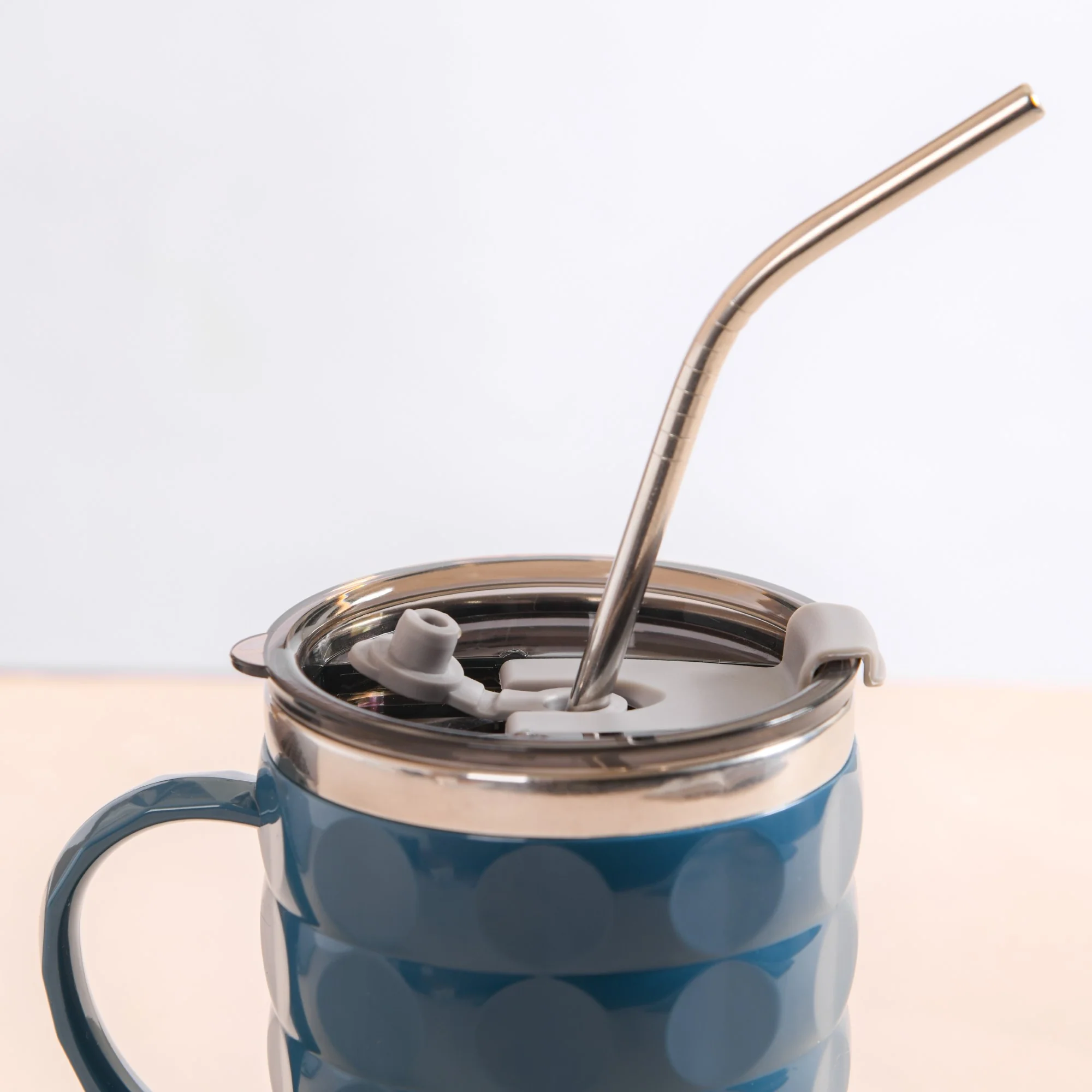 Stylish Travel Mug For Car Blue 400ml - Image 16