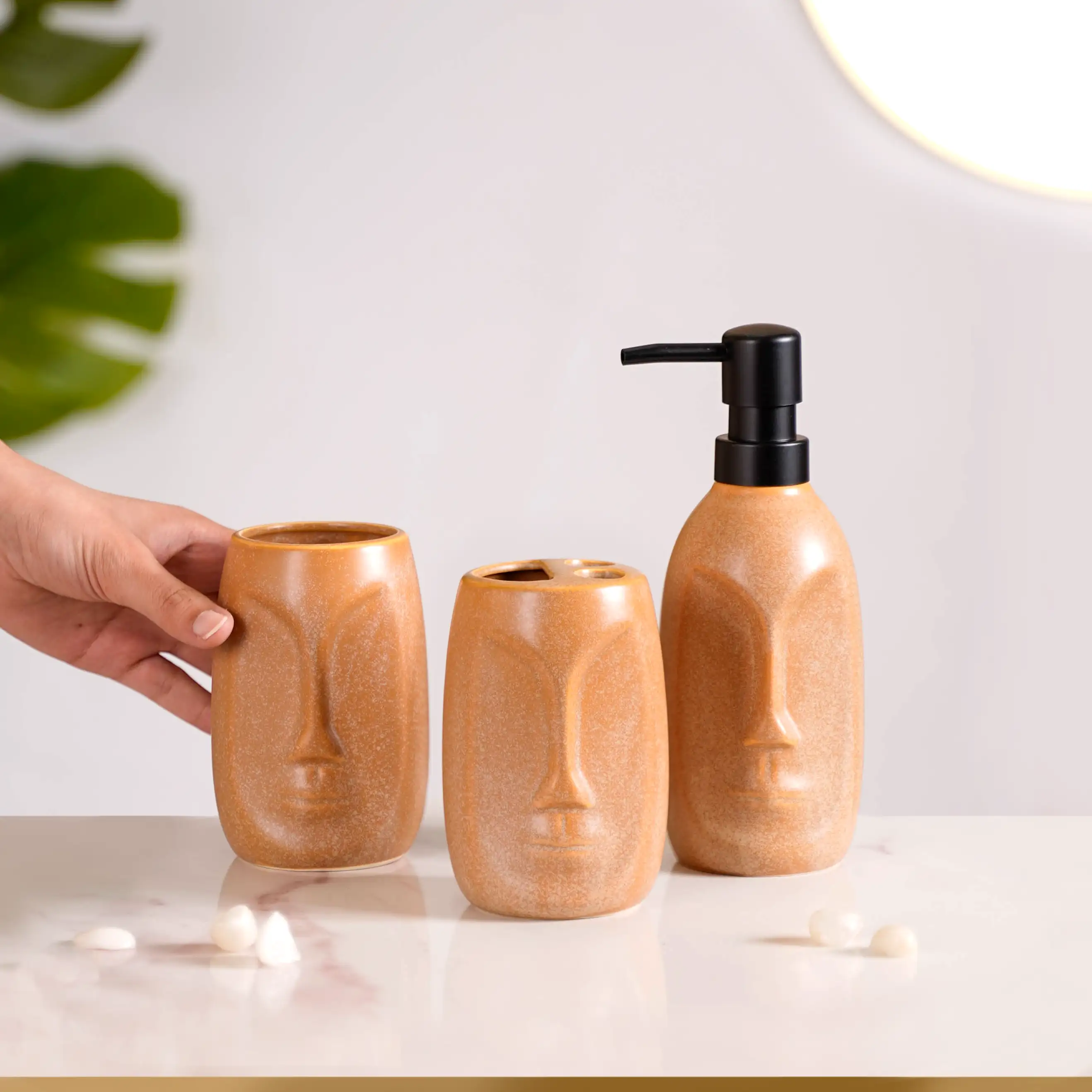 Faces Ceramic Bathroom Accessories Set Of 3 - Image 2