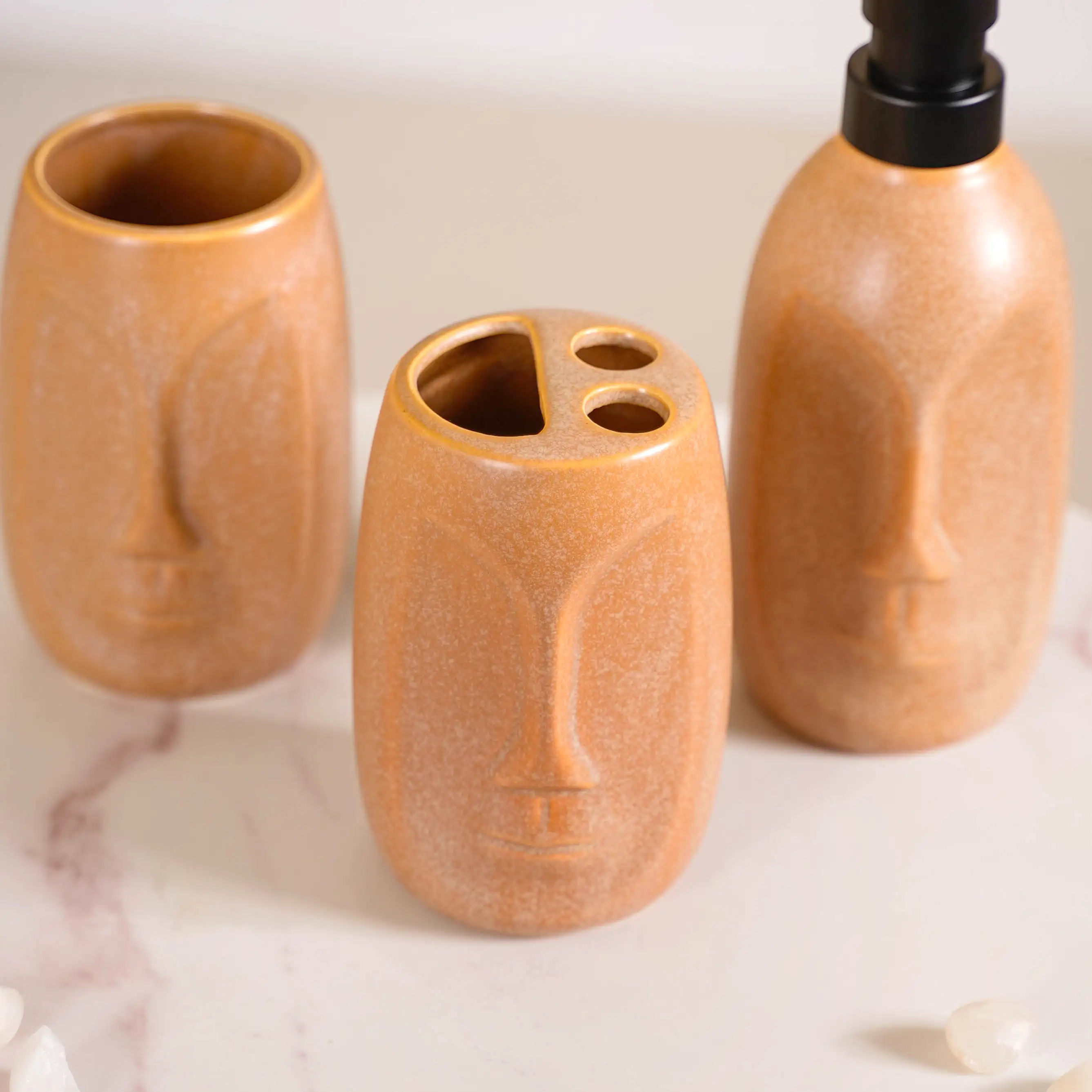 Faces Ceramic Bathroom Accessories Set Of 3 - Image 3