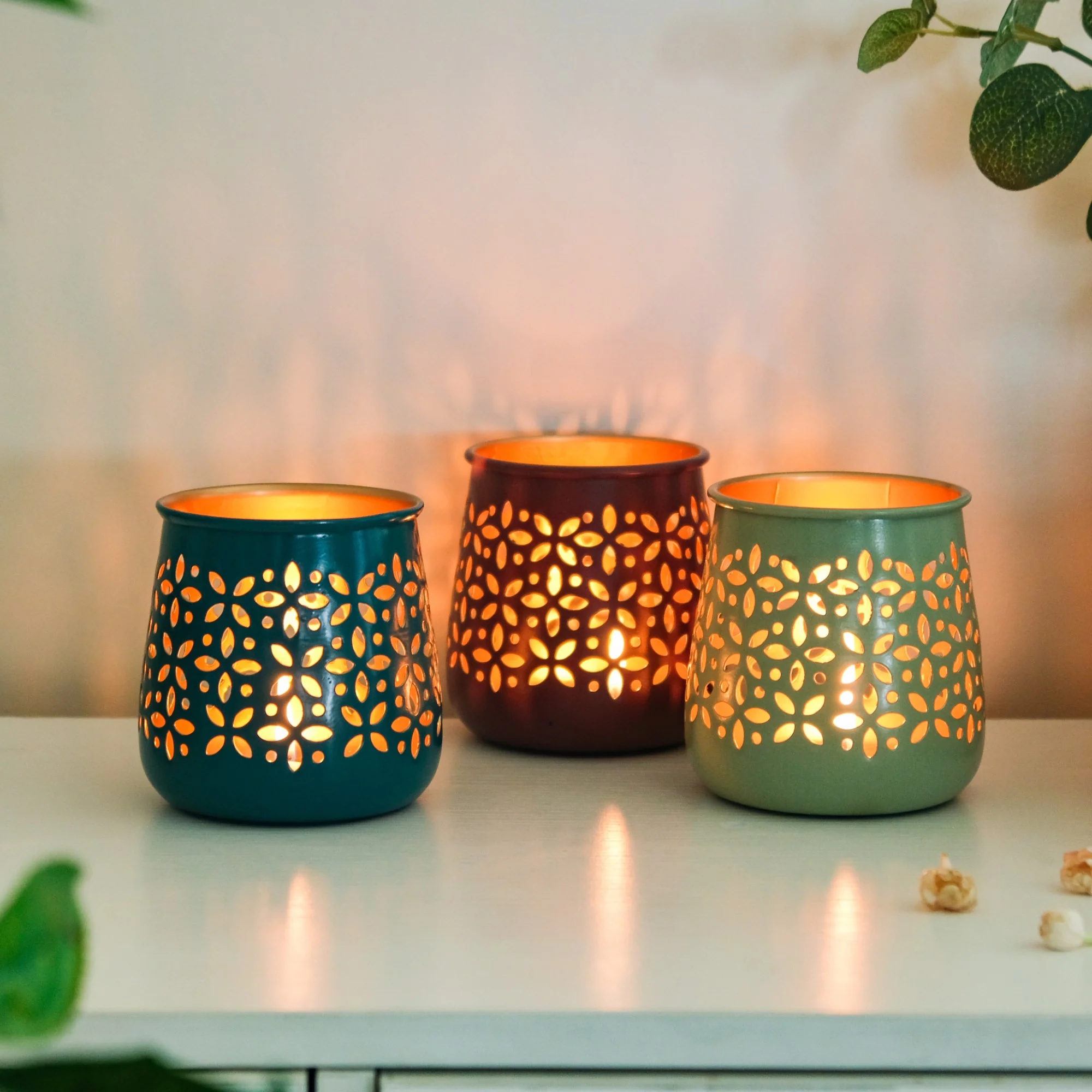 Festive Tealight Candle Holder Set Of 3 - Image 4