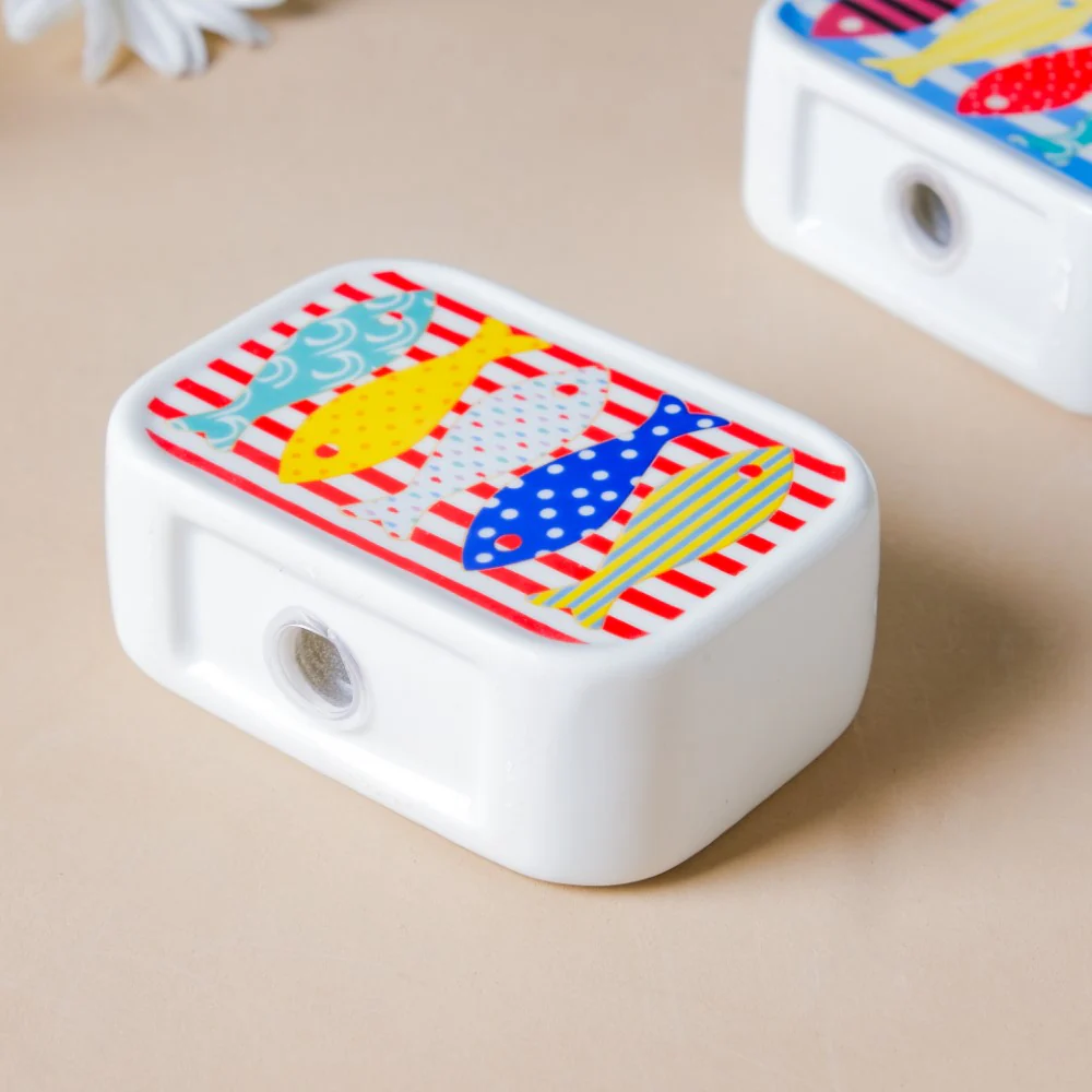 Fish Patterned Ceramic Salt And Pepper Shakers Set - Image 6