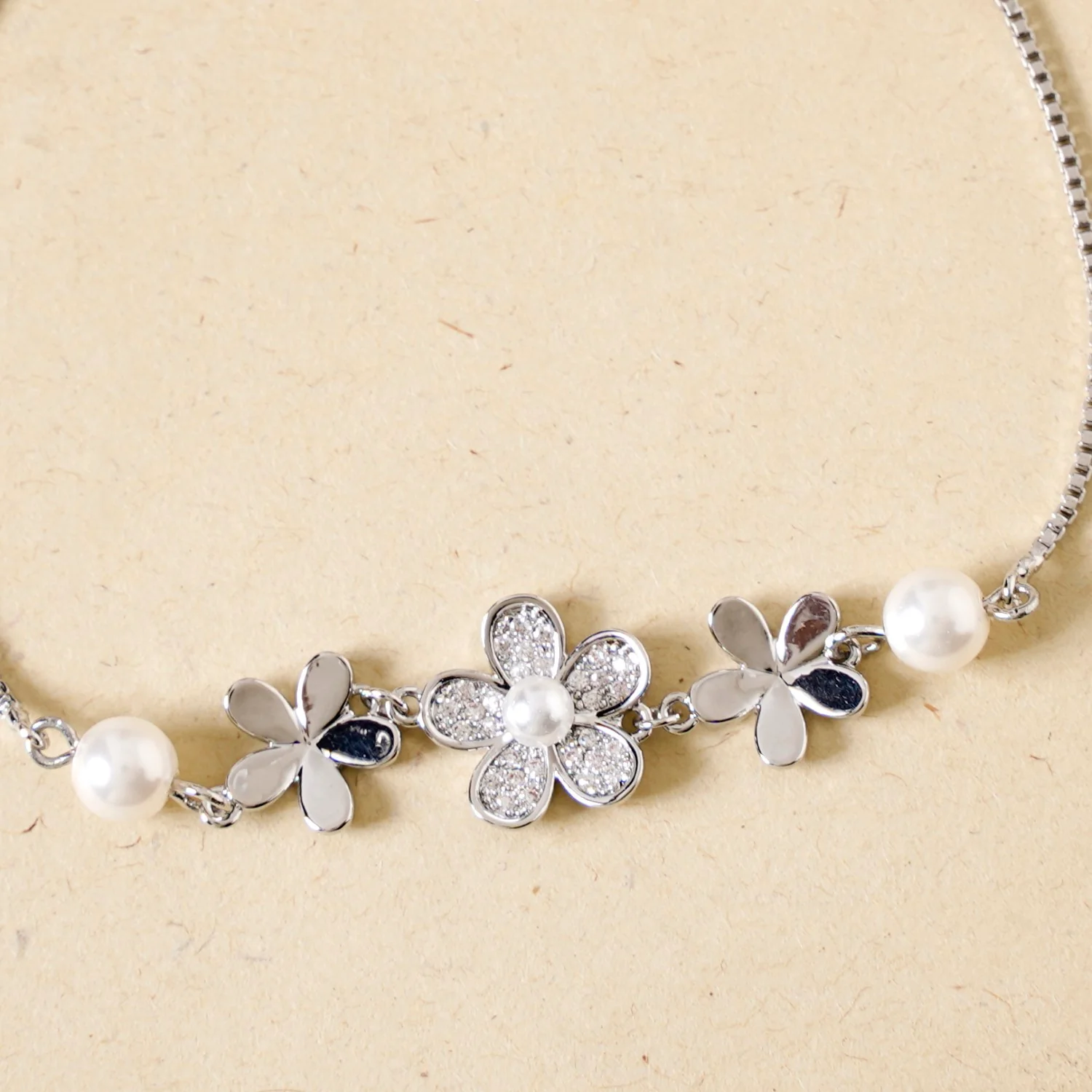 Floral Grace Silver Chain Bracelet - Image 5