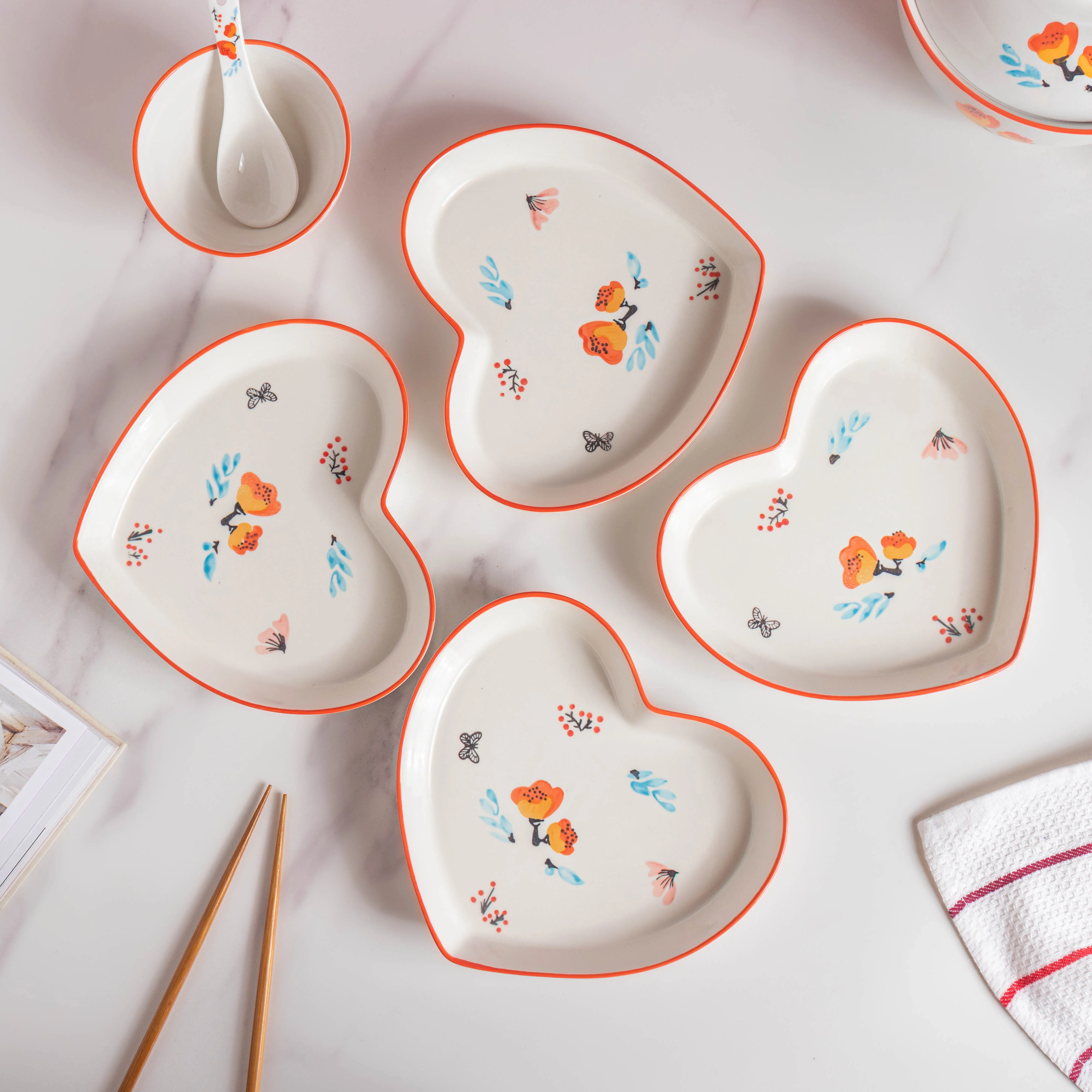 Floral Heart Plates and Pot For 4 - Image 4