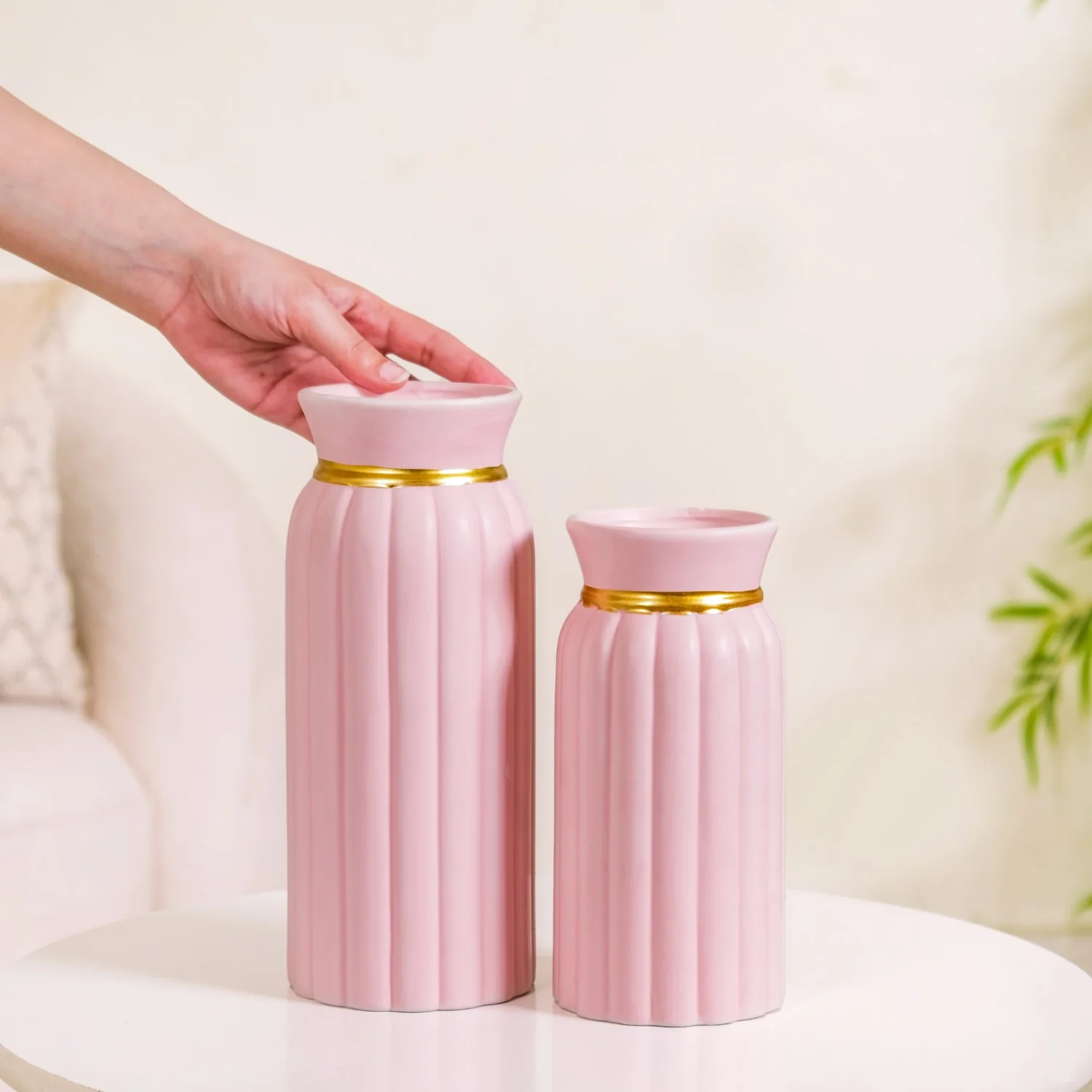 Flowerful Vintage Ceramic Vase Set of 2 Pink - Image 4