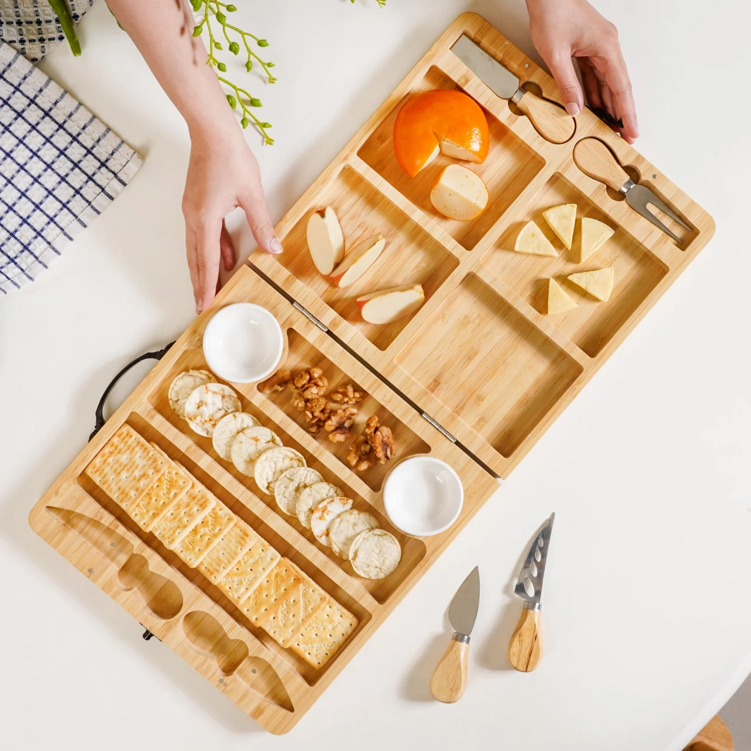 Foldable Trending Charcuterie Board Set With Bowls And Knives 22inch - Image 3