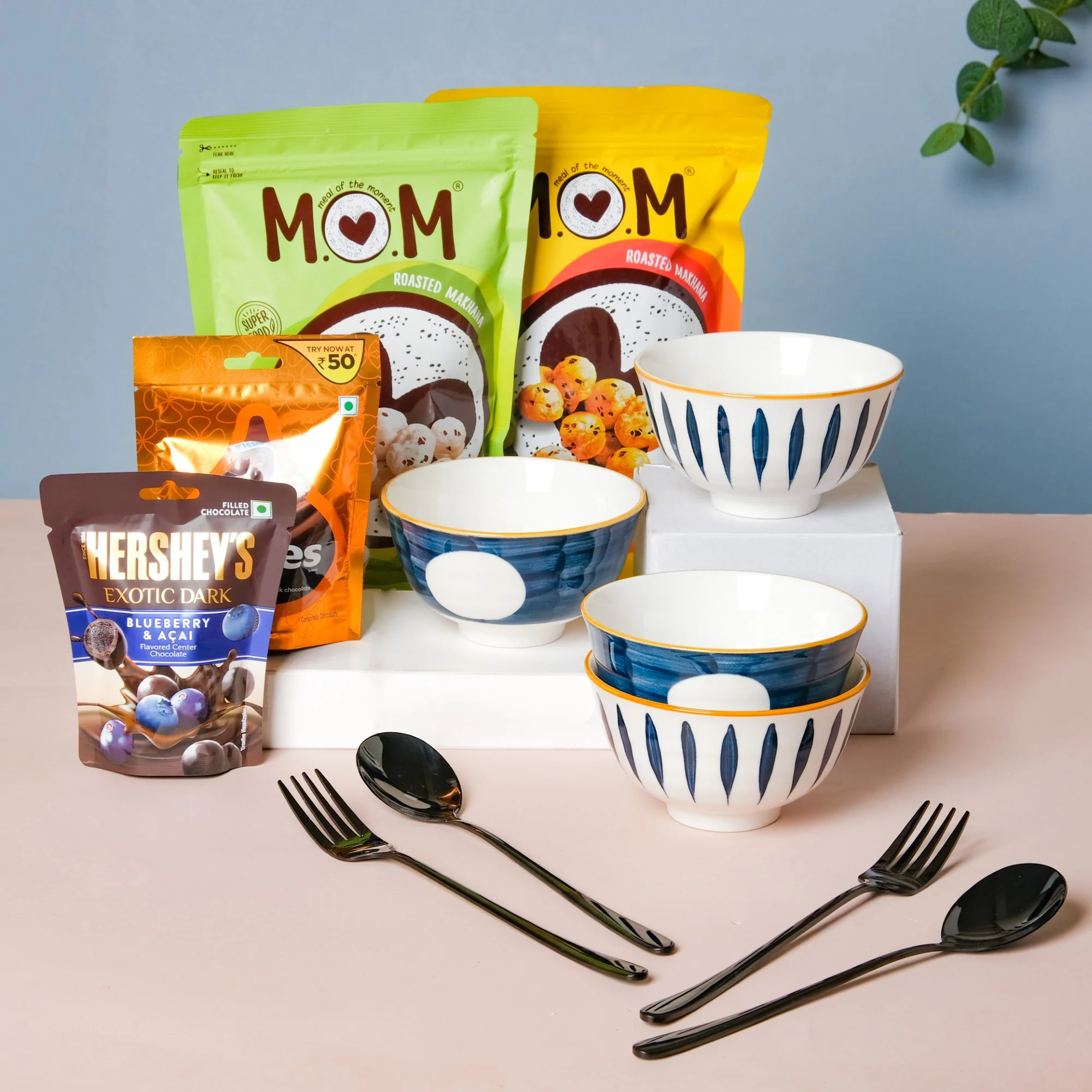 Foodies Nitori Bowl With Cutlery Festive Hamper Set of 10 - Image 2