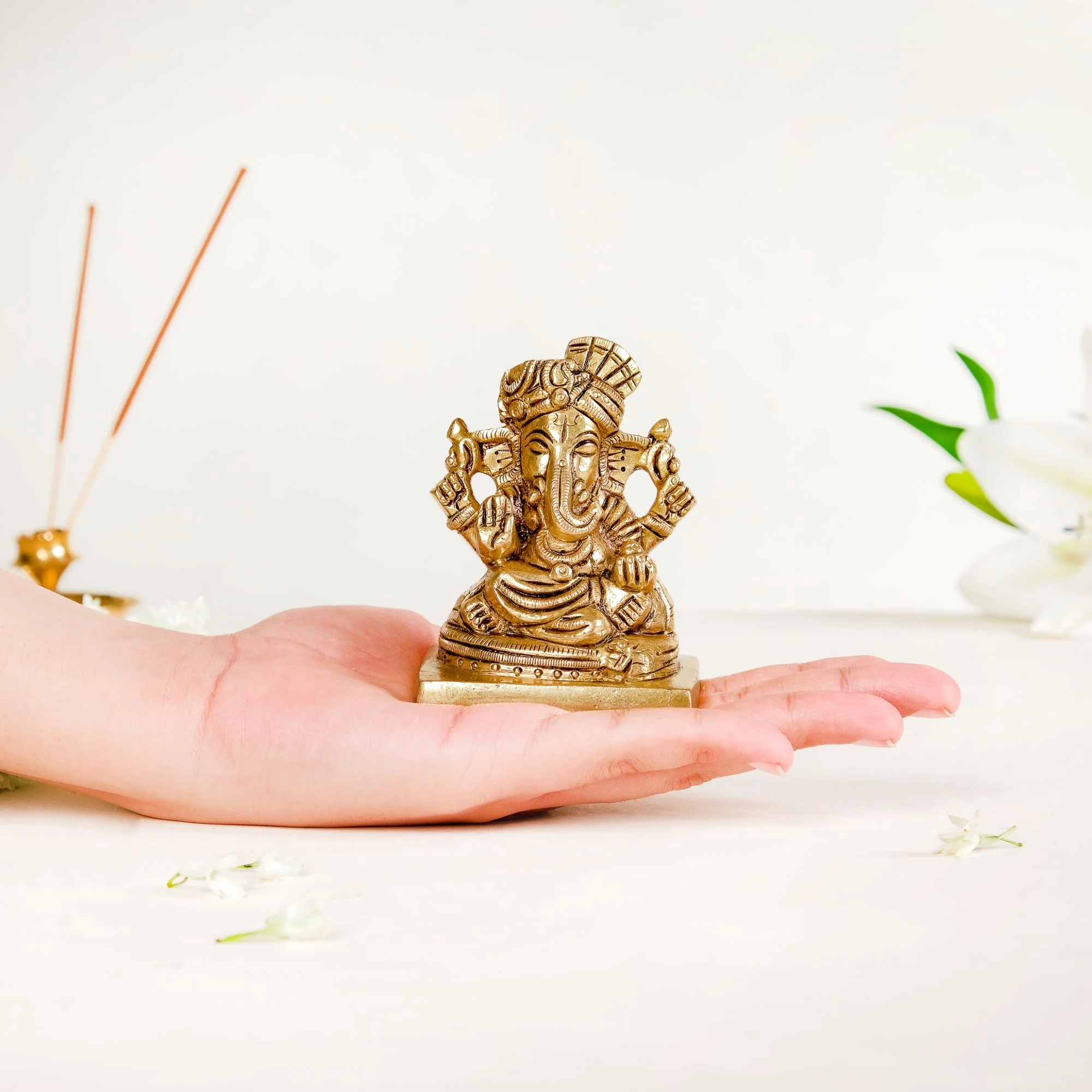 Ganpati Brass Idol 8cm - Image 3