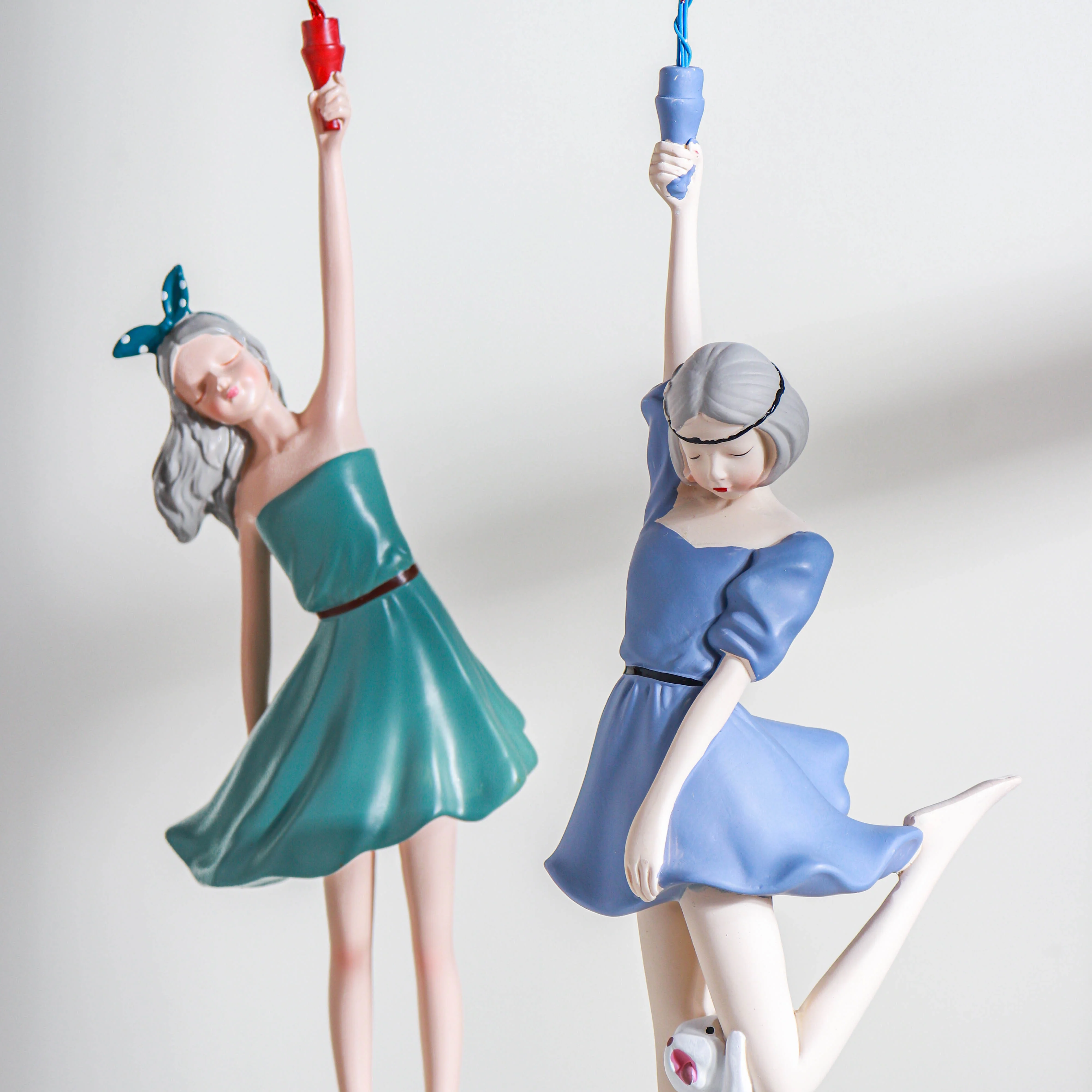 Girl With Balloons Showpiece - Image 8