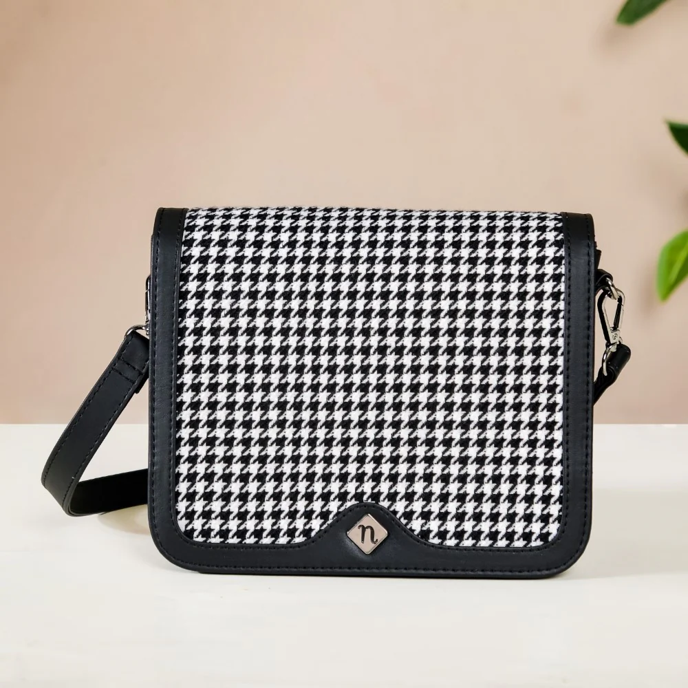 Go-To Shoulder Bag For Women Black Houndstooth - Image 3