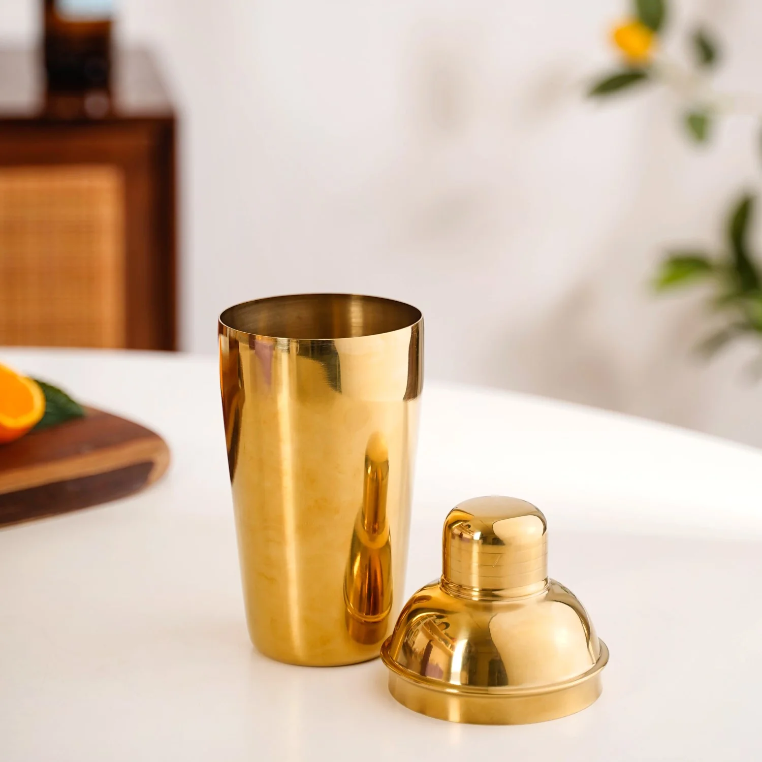 Gold Stainless Steel Cocktail Shaker 650ml - Image 3