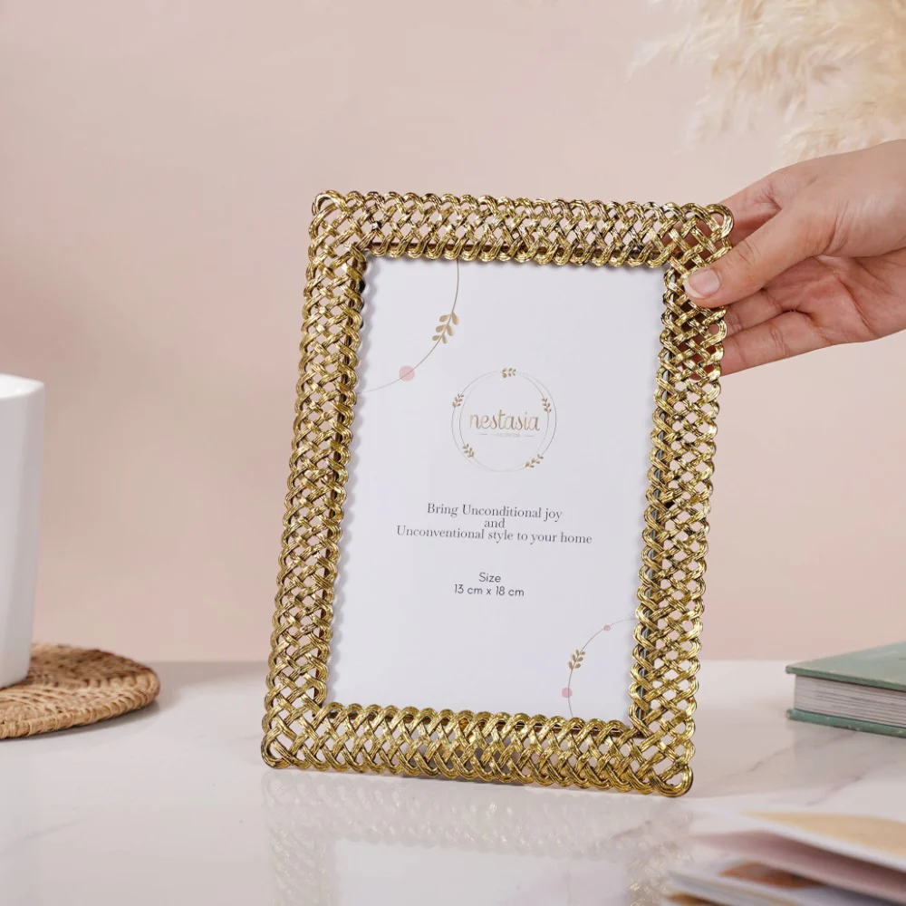 Golden Helical Photo Frame - Image 2