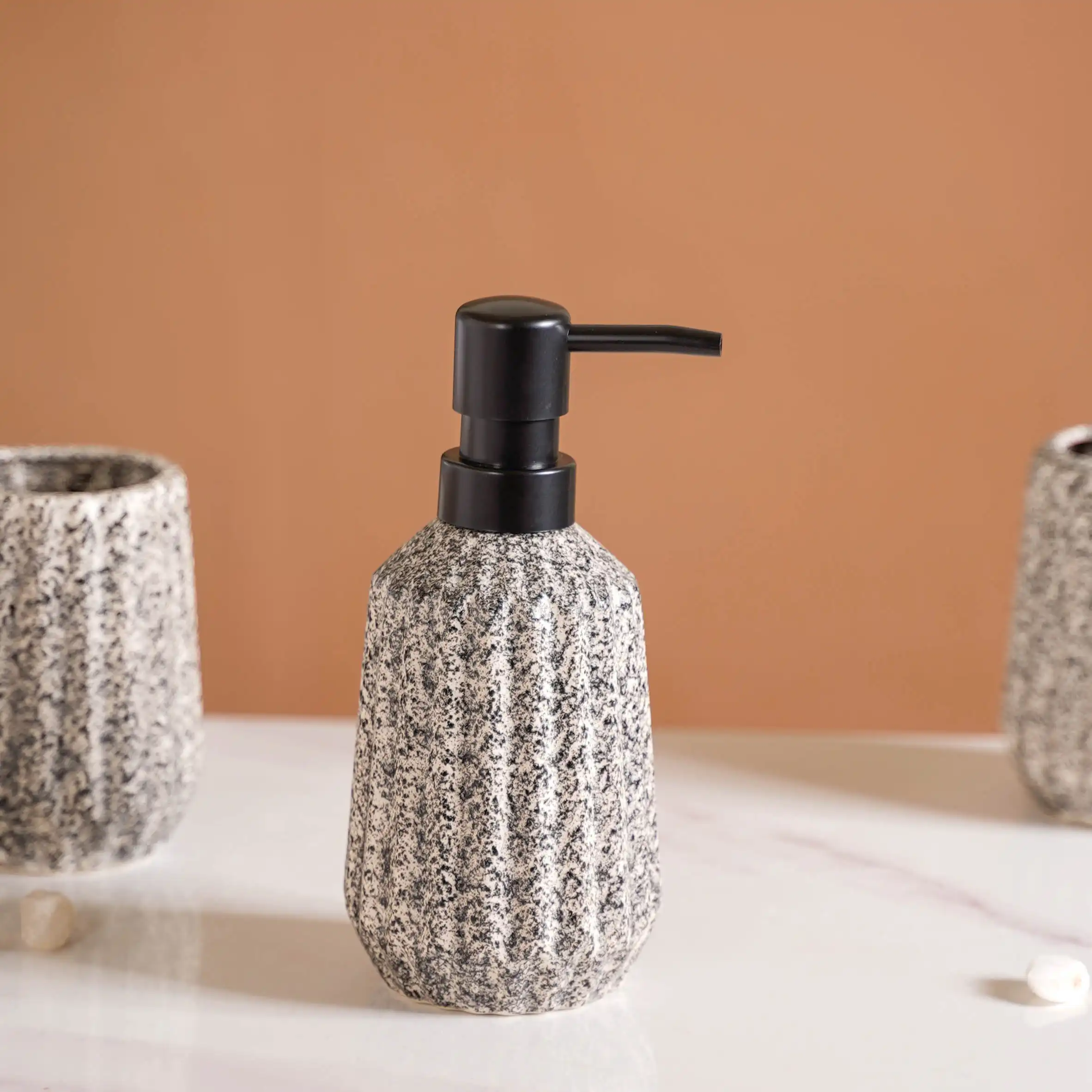 Granite Finish Ceramic Bathroom Set Of 3 Grey Matte Black - Image 7