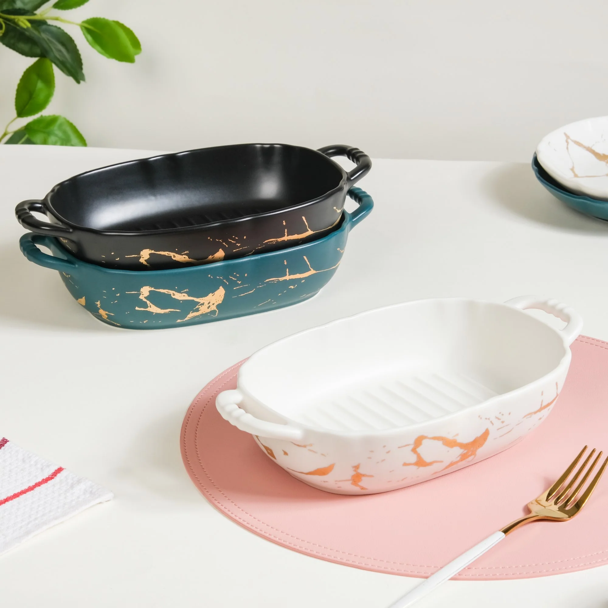 Grill Dish With Handles - Image 10