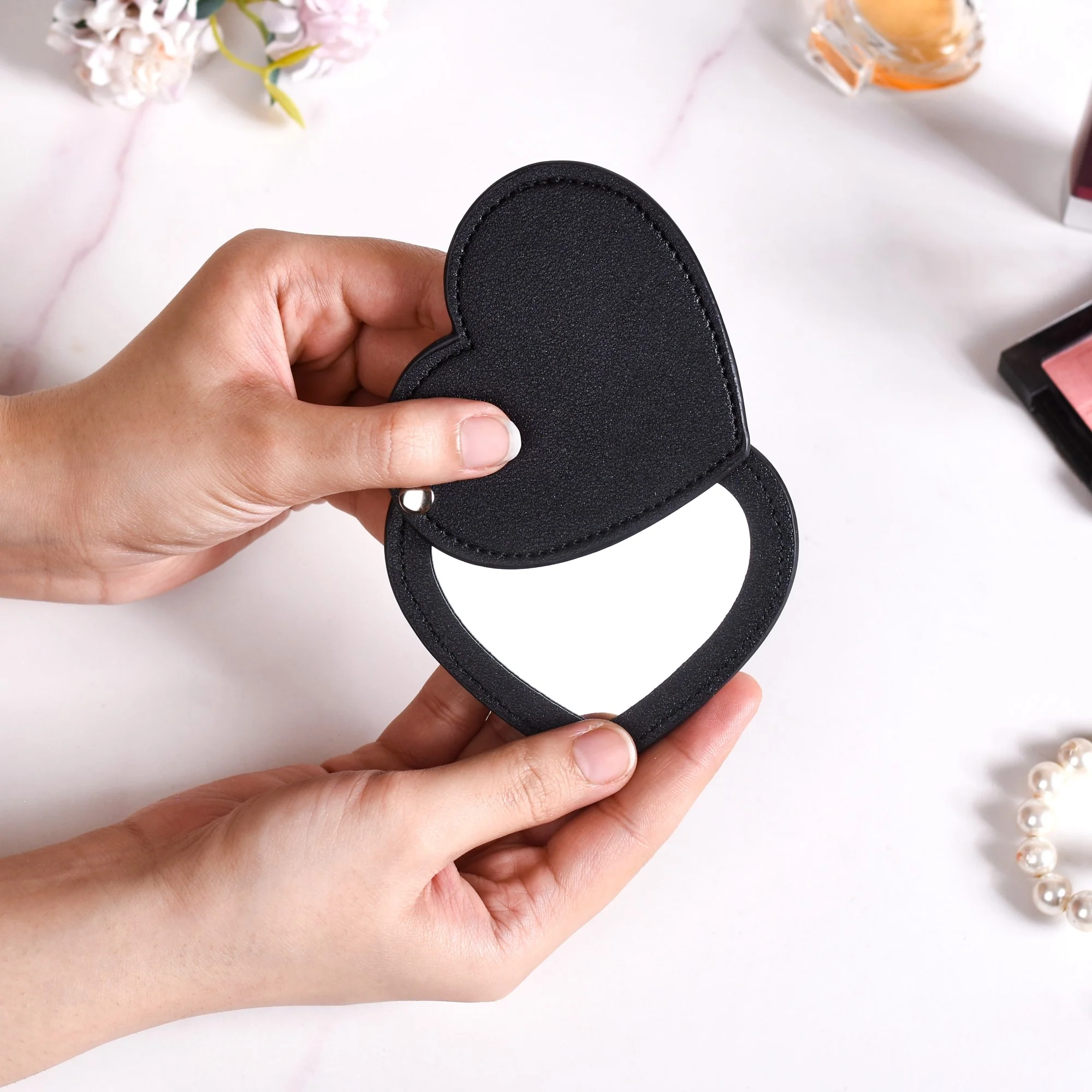 Heart Shaped Foldable Pocket Mirror Black - Image 2