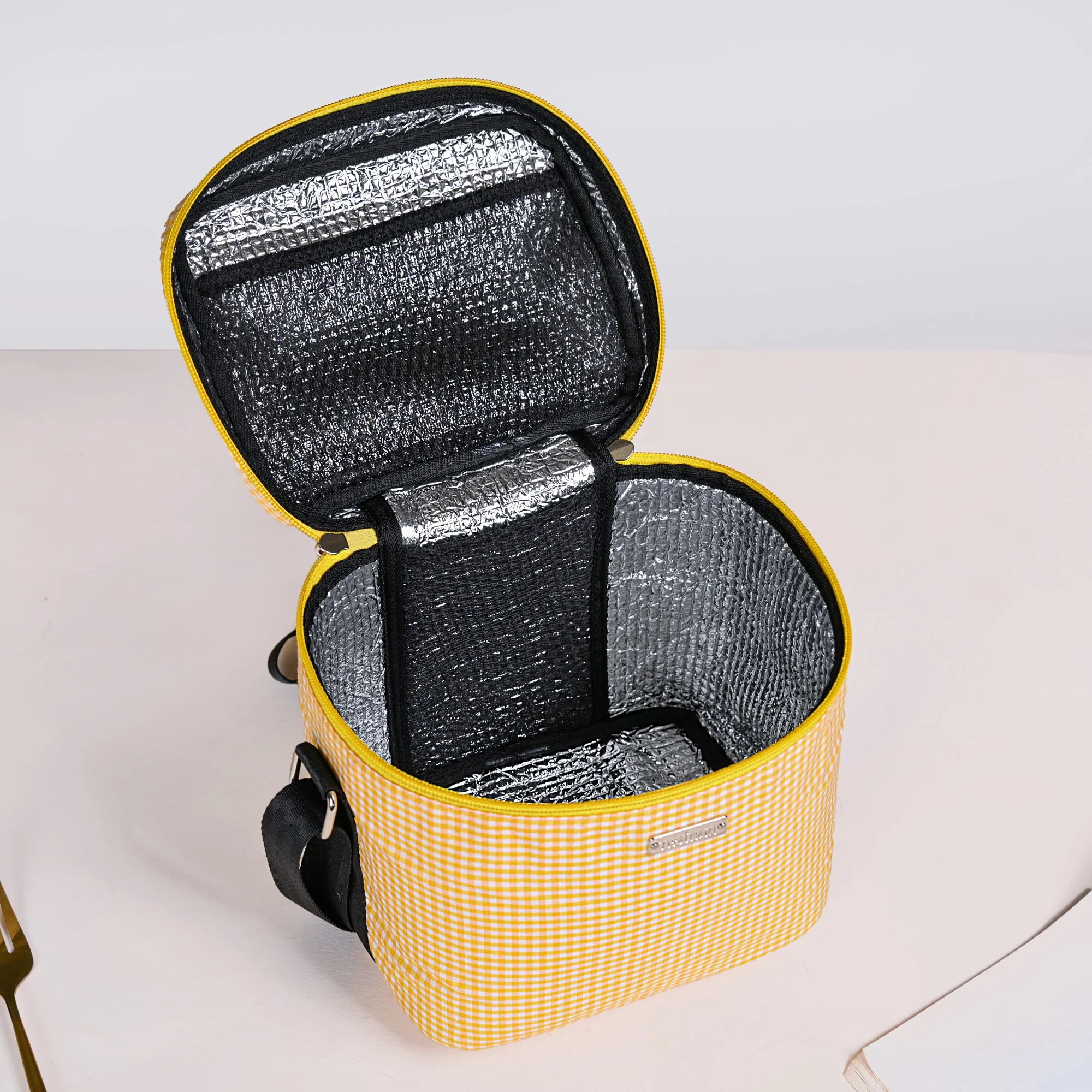 Heat Insulated Lunch Bag With Lunch Box Yellow - Image 7