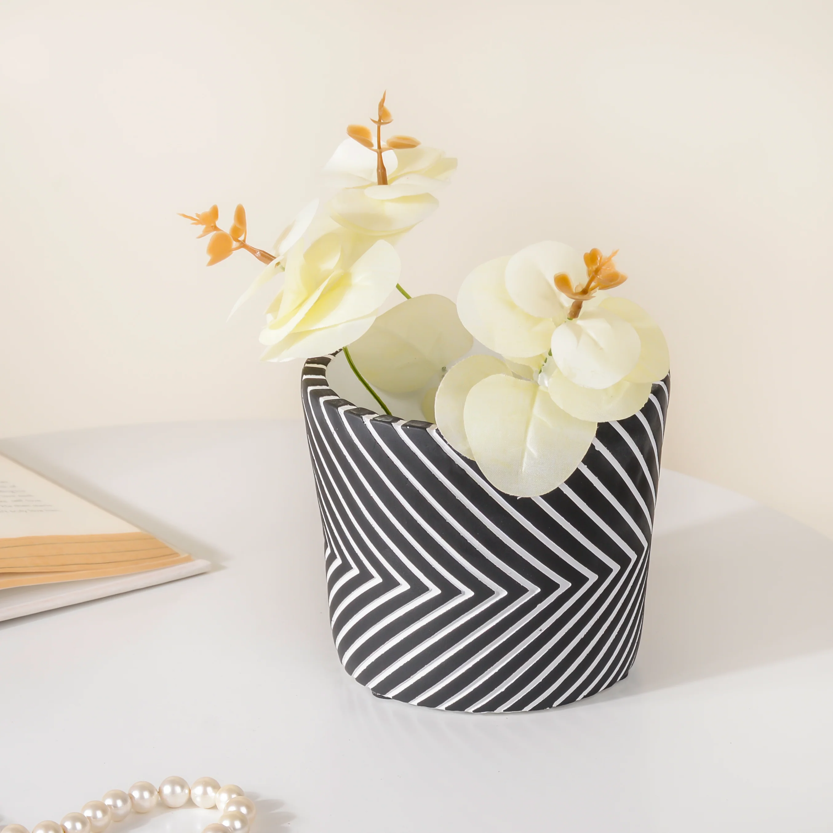 Horizontal Chevron Pot Small - Image 4