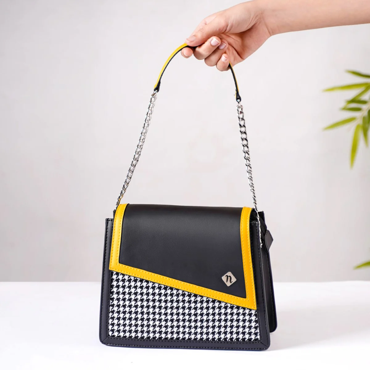 Houndstooth Diagonal Flap Handbag For Women - Image 4