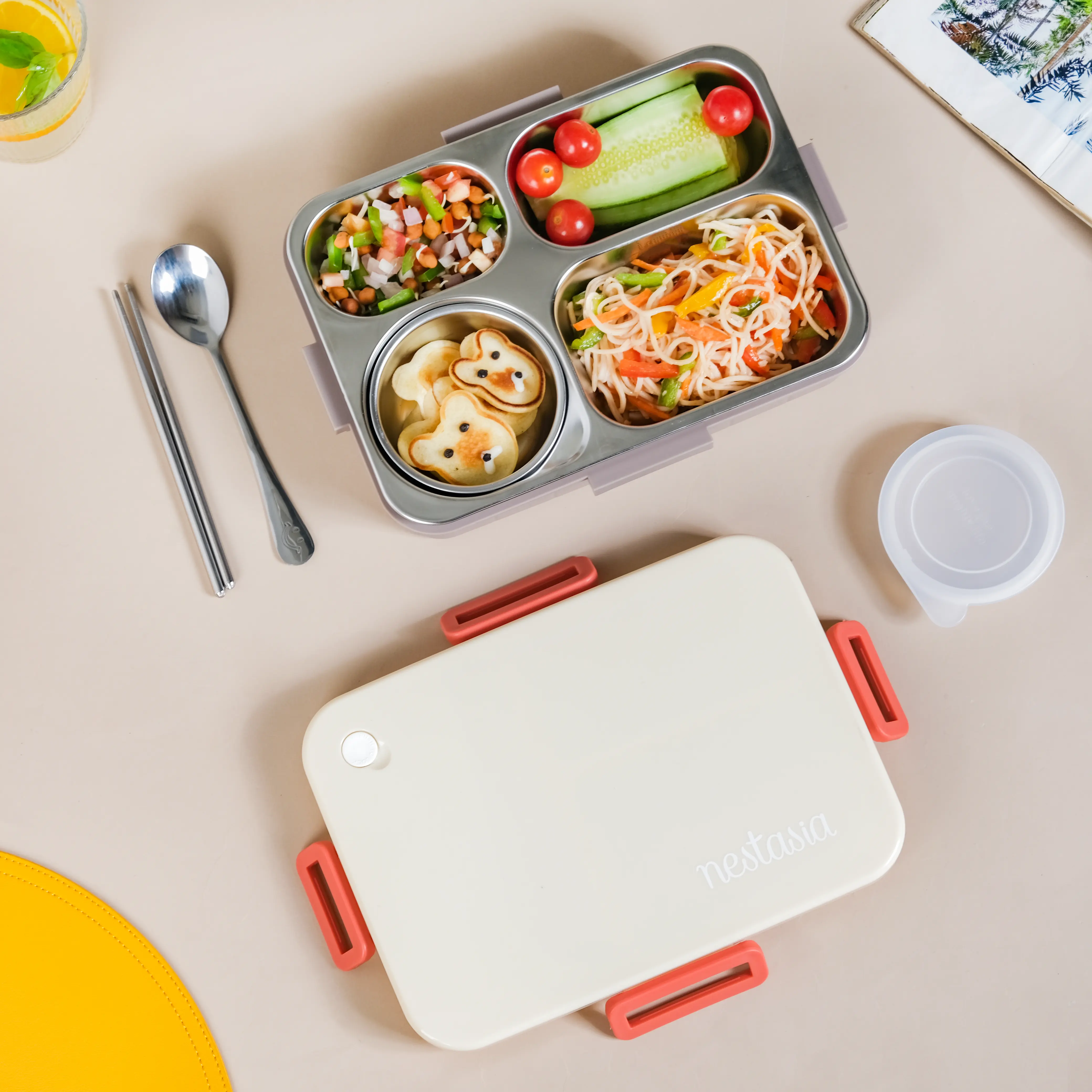 Insulated Bento Lunch Box With 4 Sections 900ml - Image 13