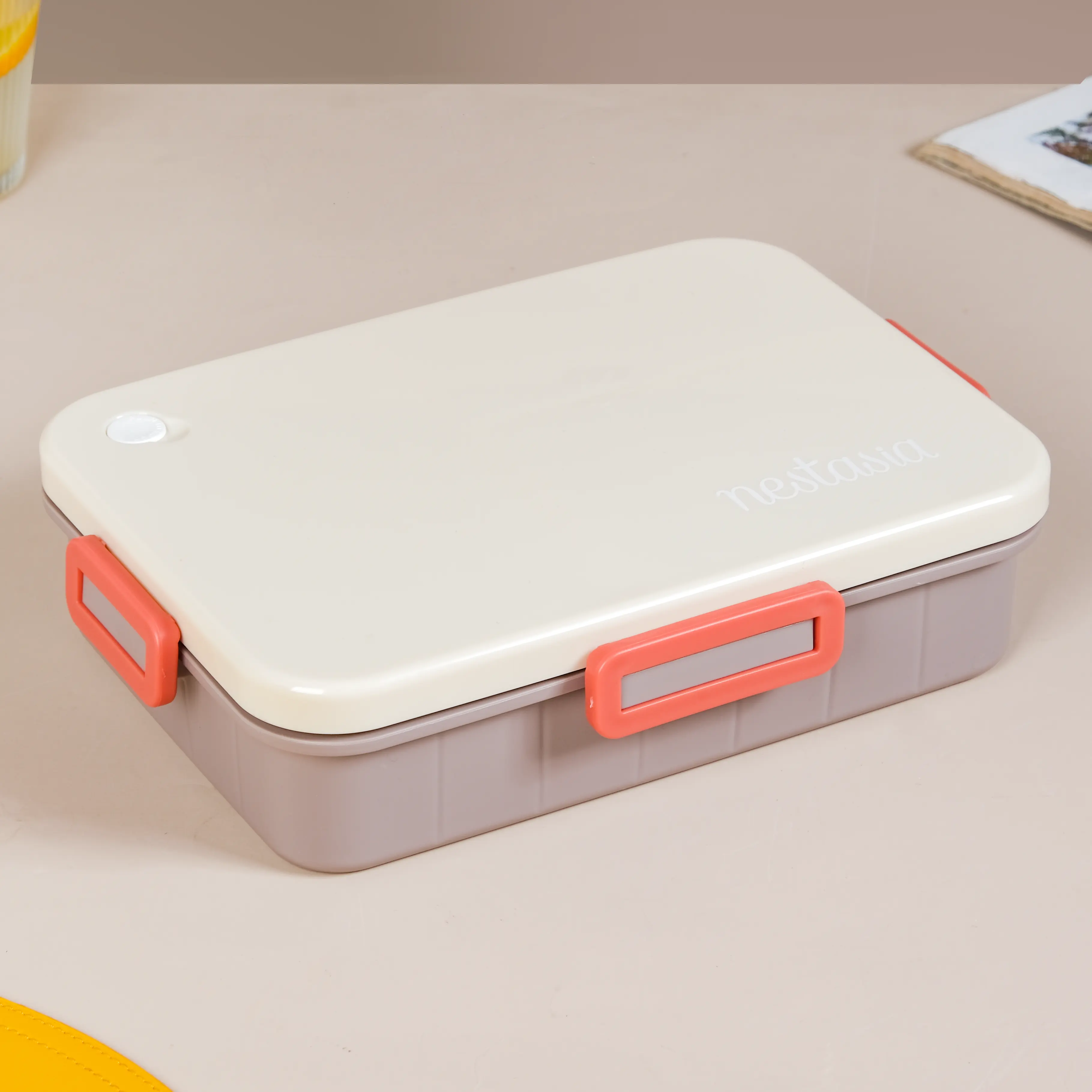 Insulated Bento Lunch Box With 4 Sections 900ml - Image 3