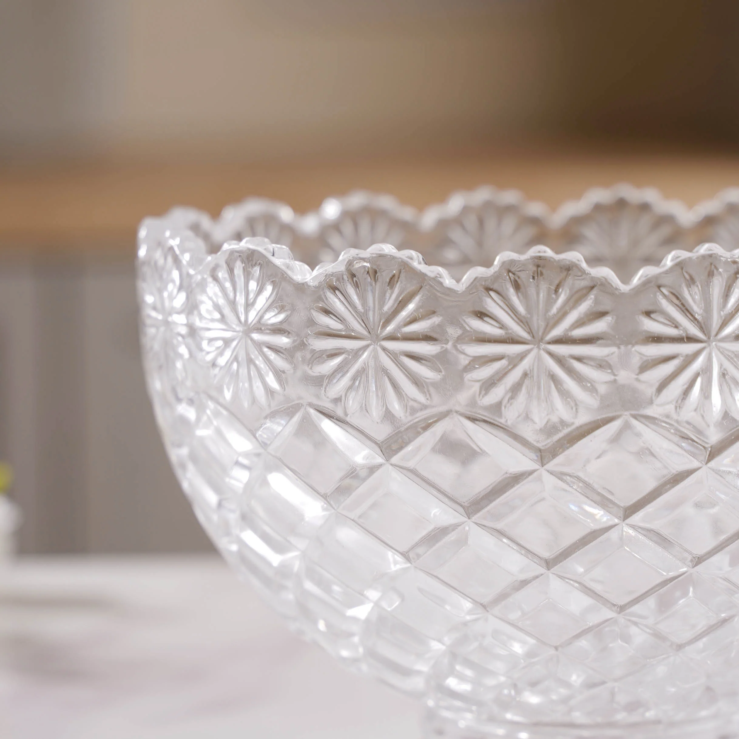 Intricate Glass Serving Bowl - Image 6